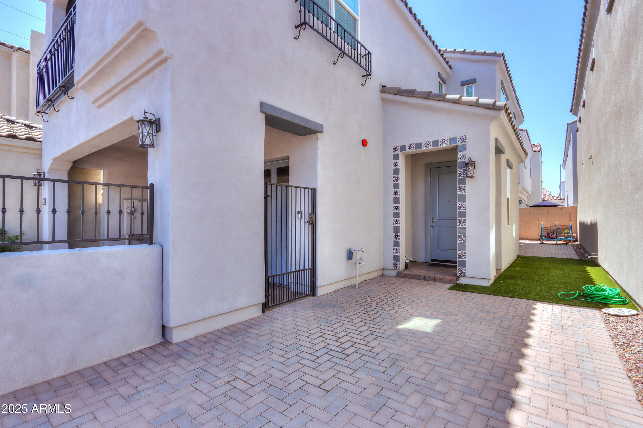 281 E SHAMROCK Drive