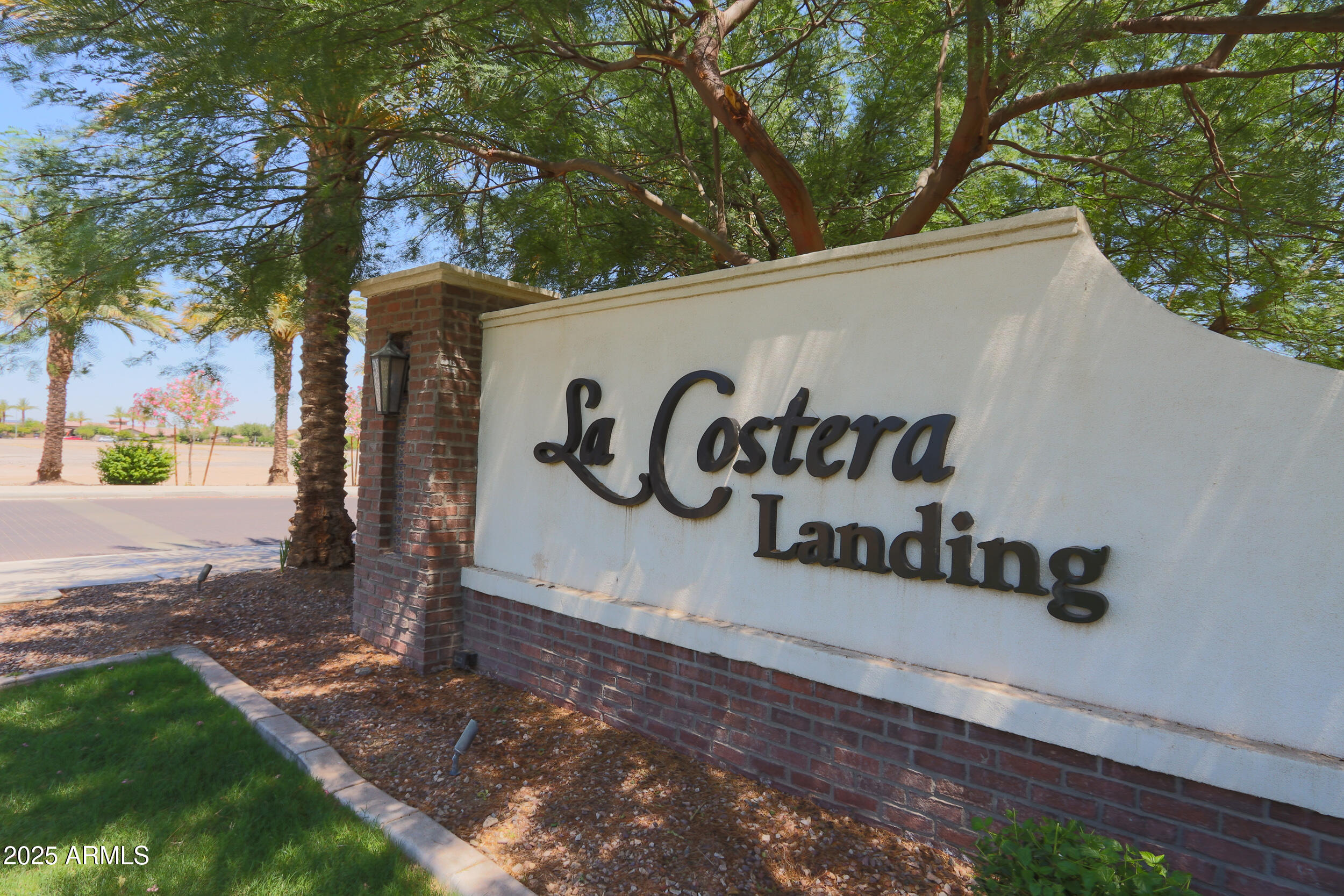 281 E SHAMROCK Drive