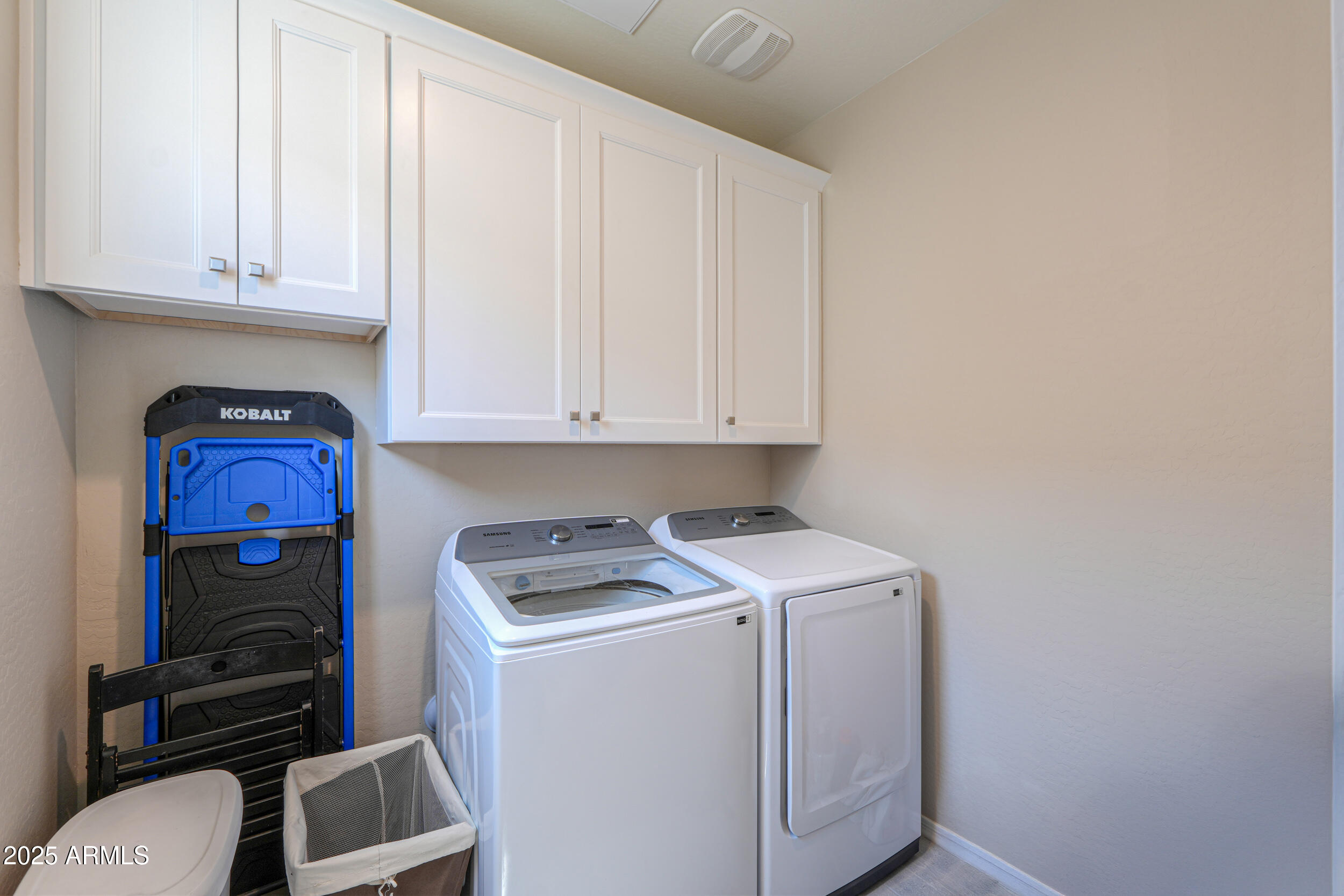 281 E SHAMROCK Drive