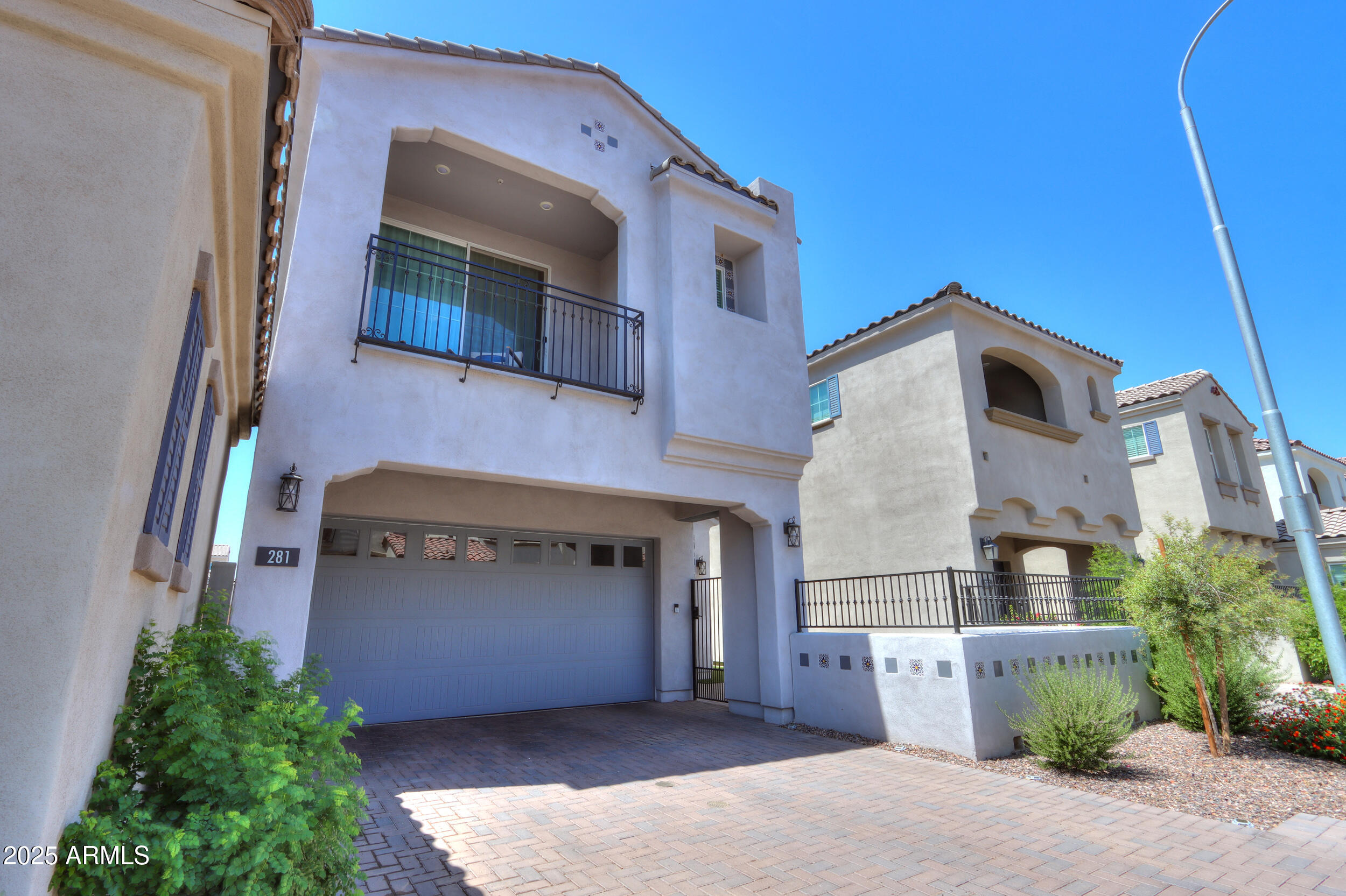 281 E SHAMROCK Drive