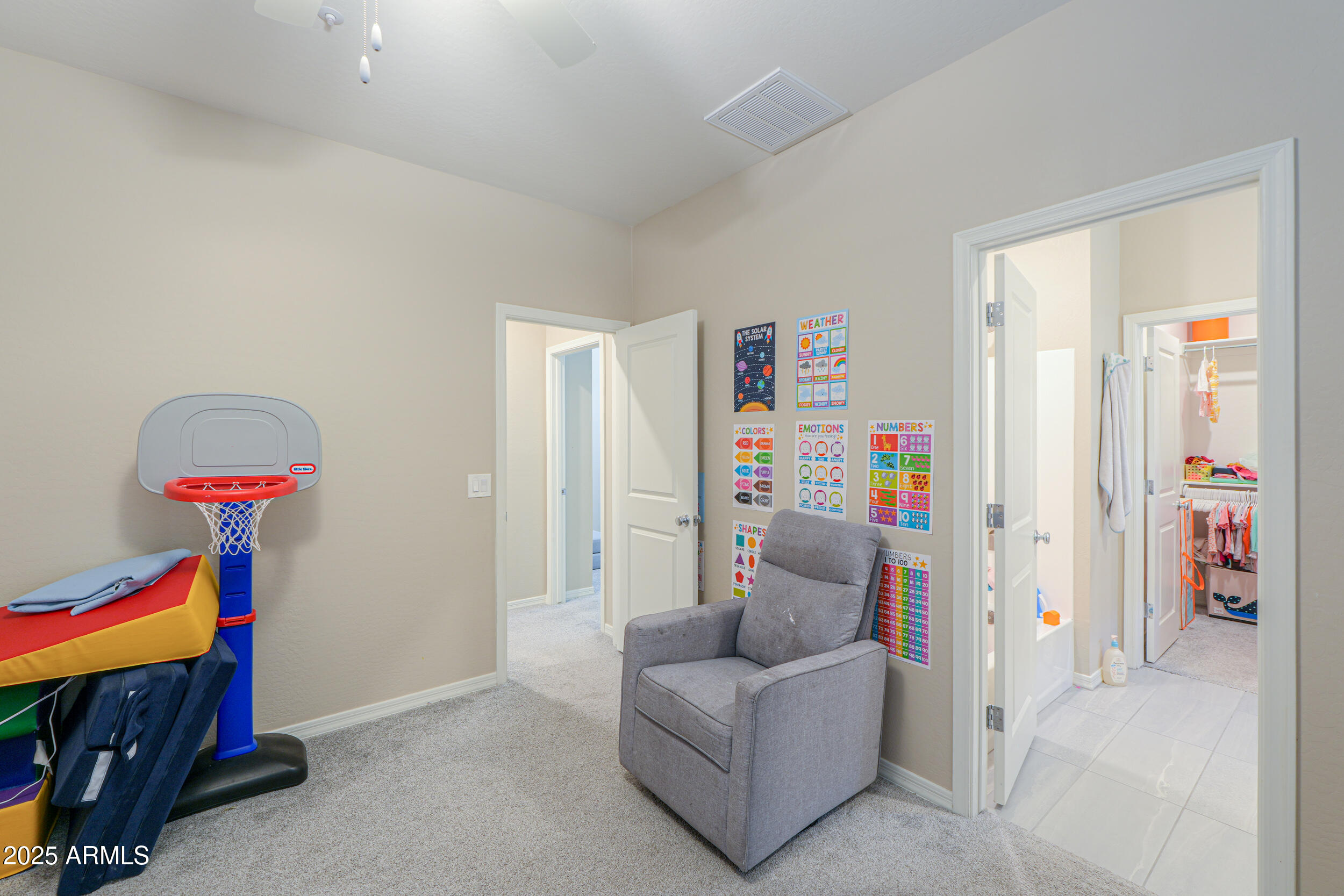 281 E SHAMROCK Drive