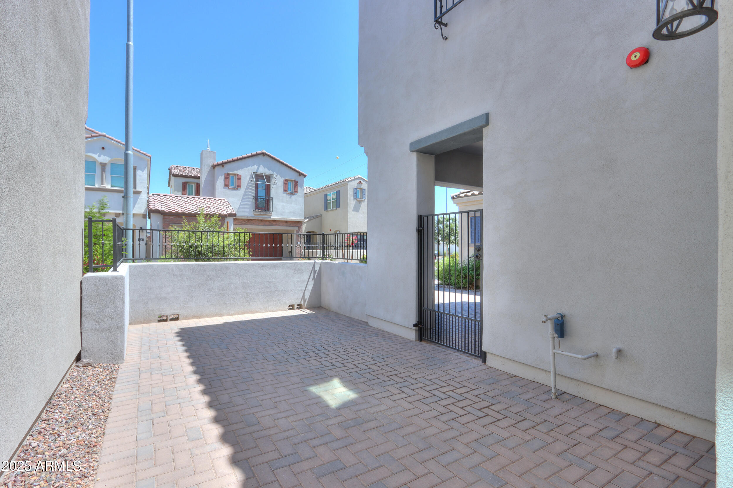 281 E SHAMROCK Drive