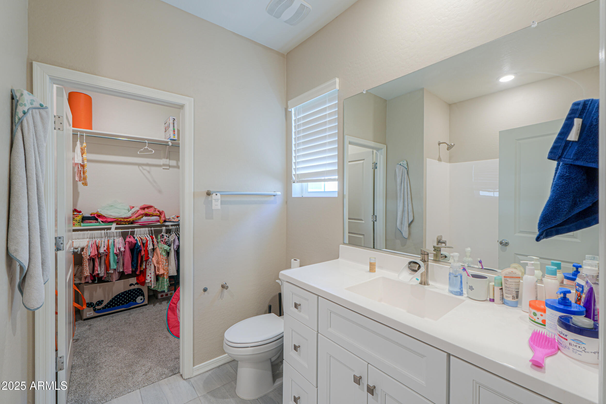 281 E SHAMROCK Drive