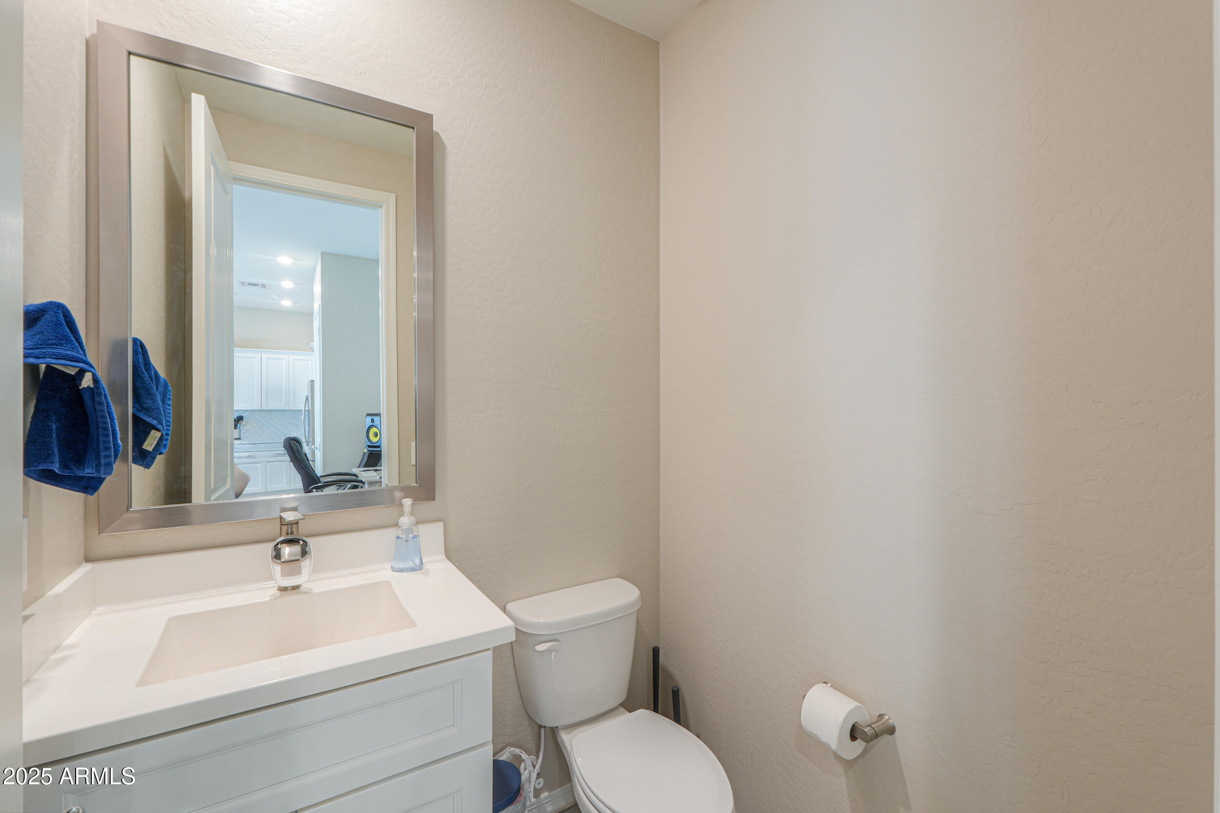 281 E SHAMROCK Drive