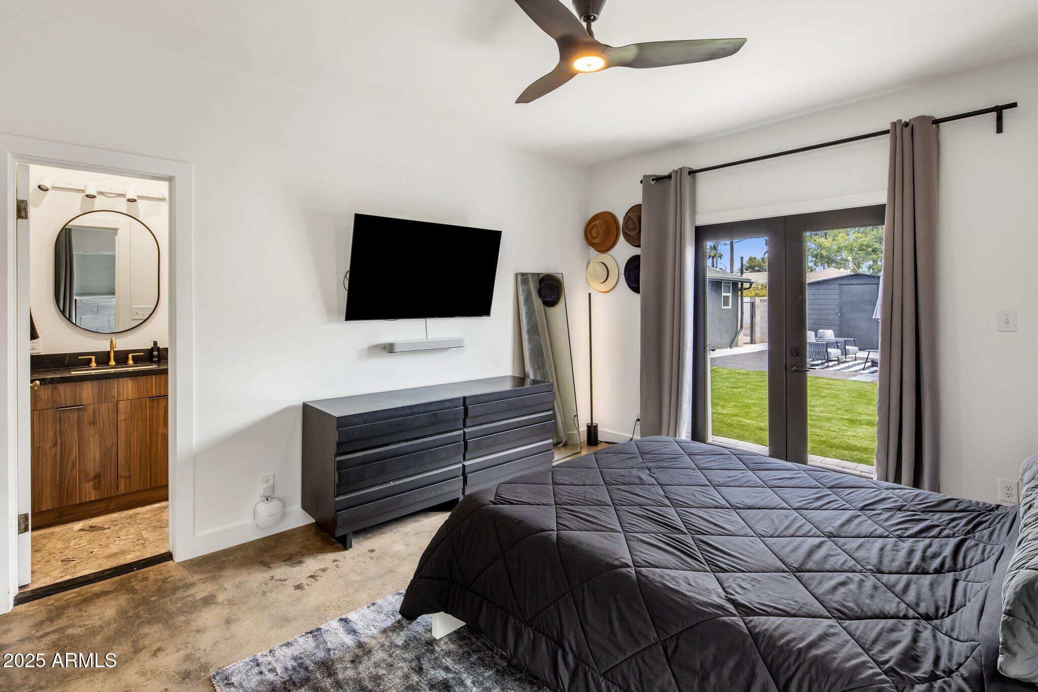 313 W VERNON Avenue