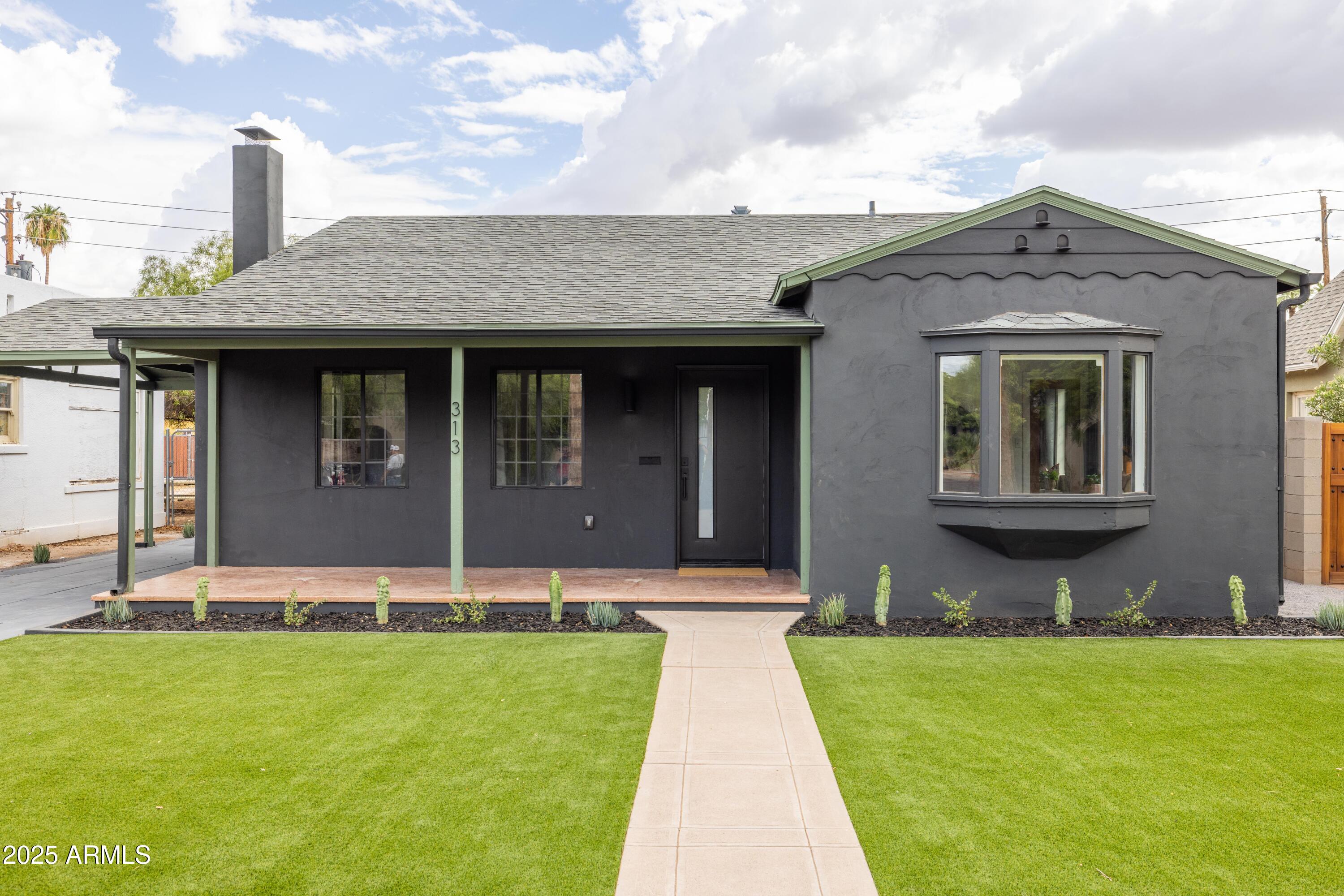 313 W VERNON Avenue