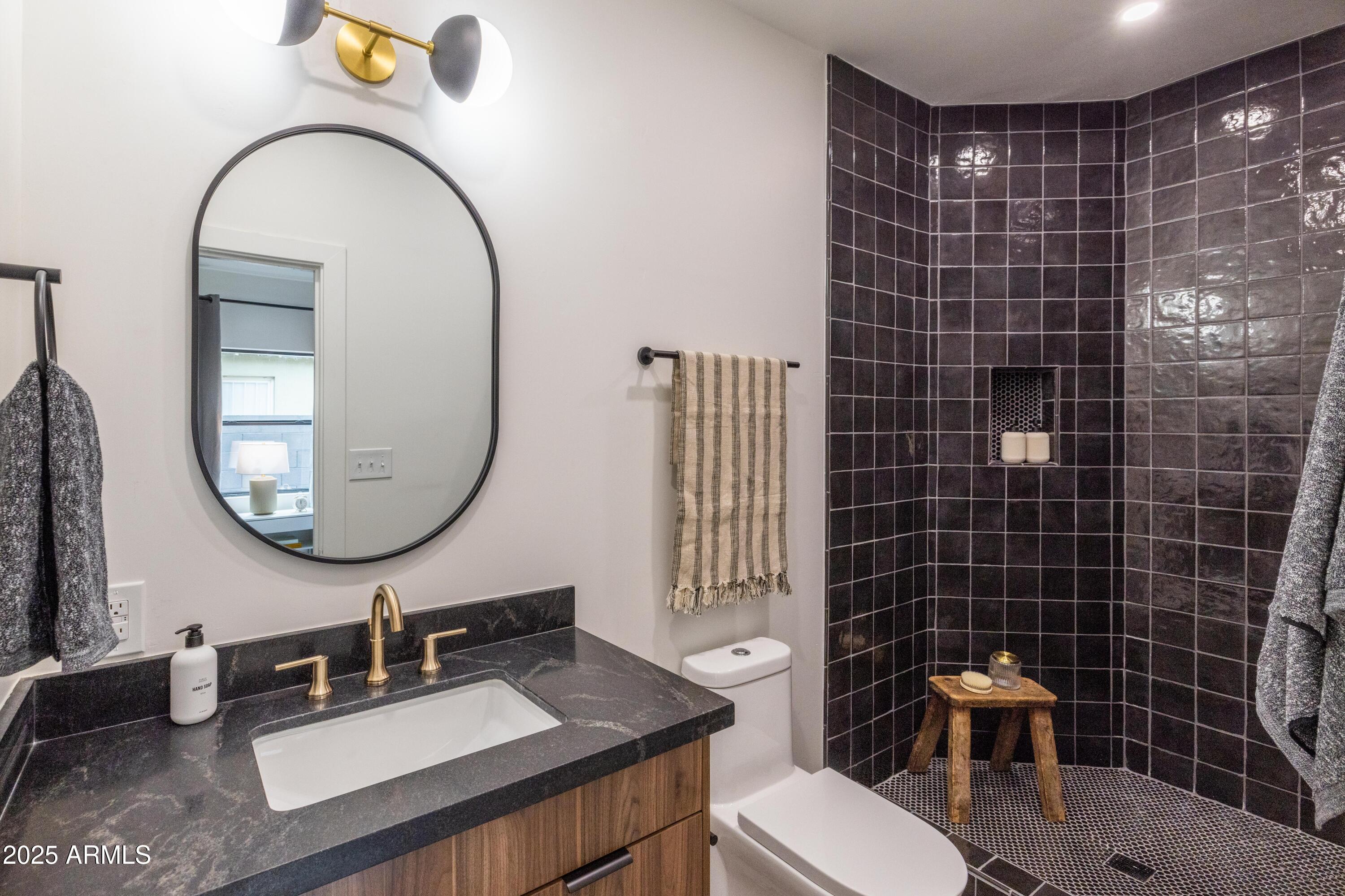 313 W VERNON Avenue