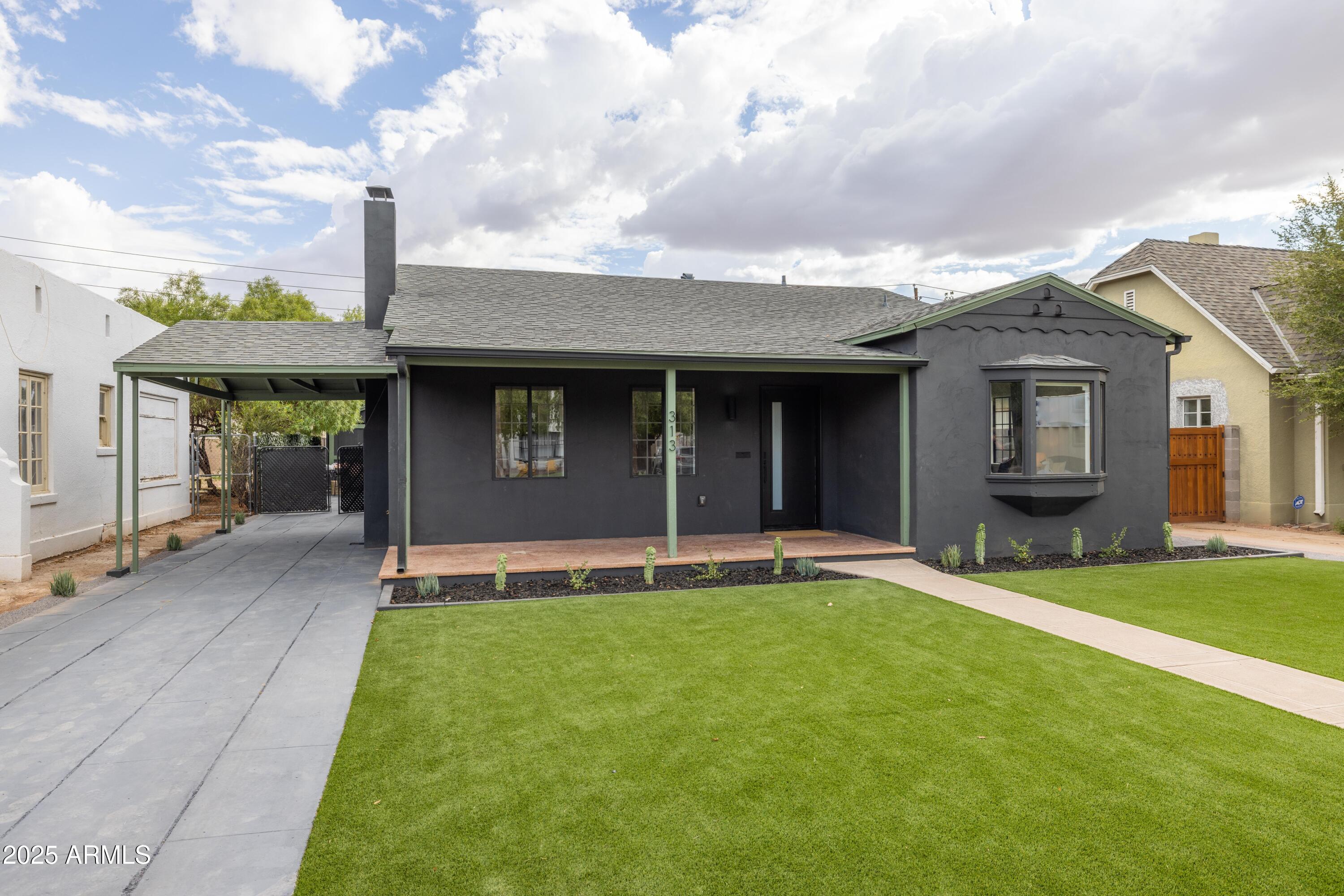 313 W VERNON Avenue