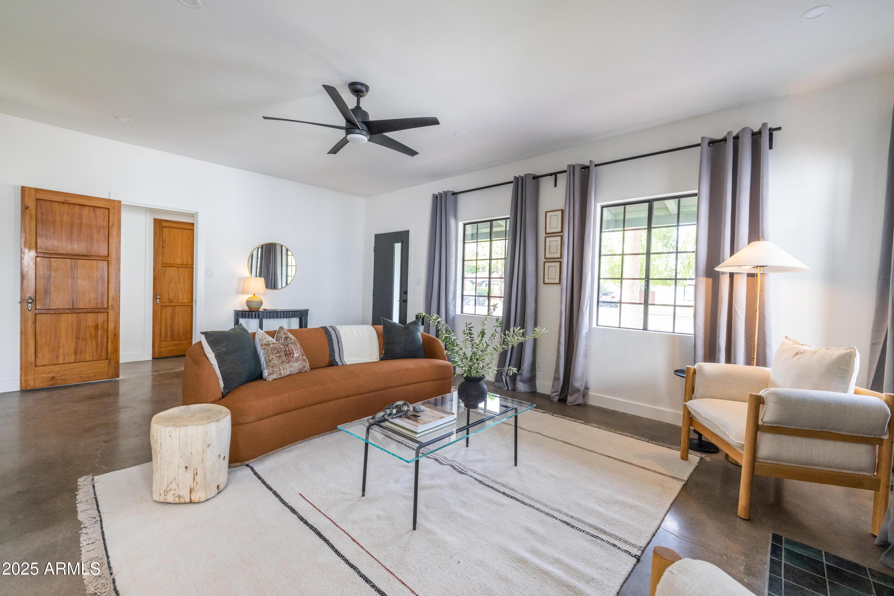 313 W VERNON Avenue