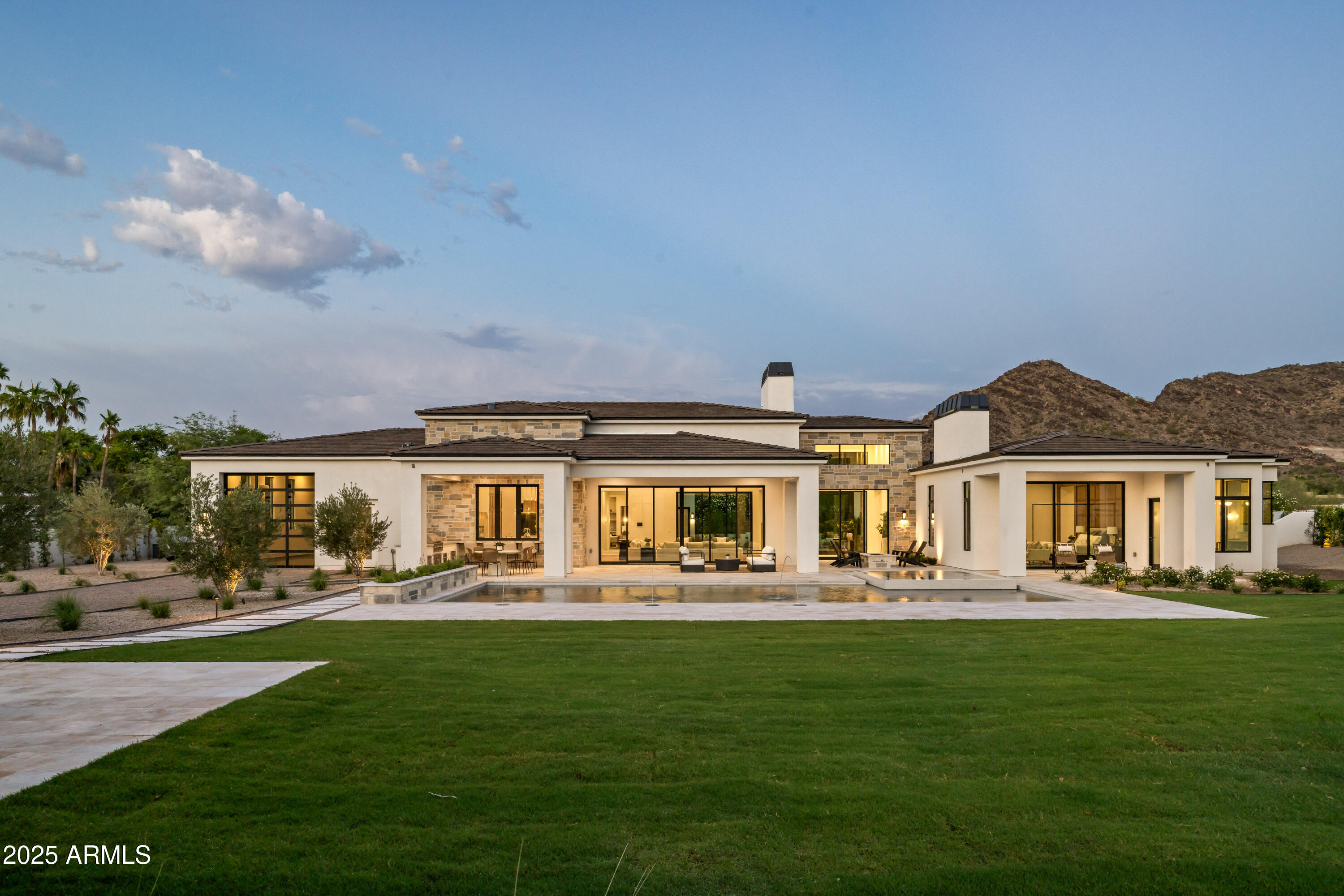 8230 N MOCKINGBIRD Lane