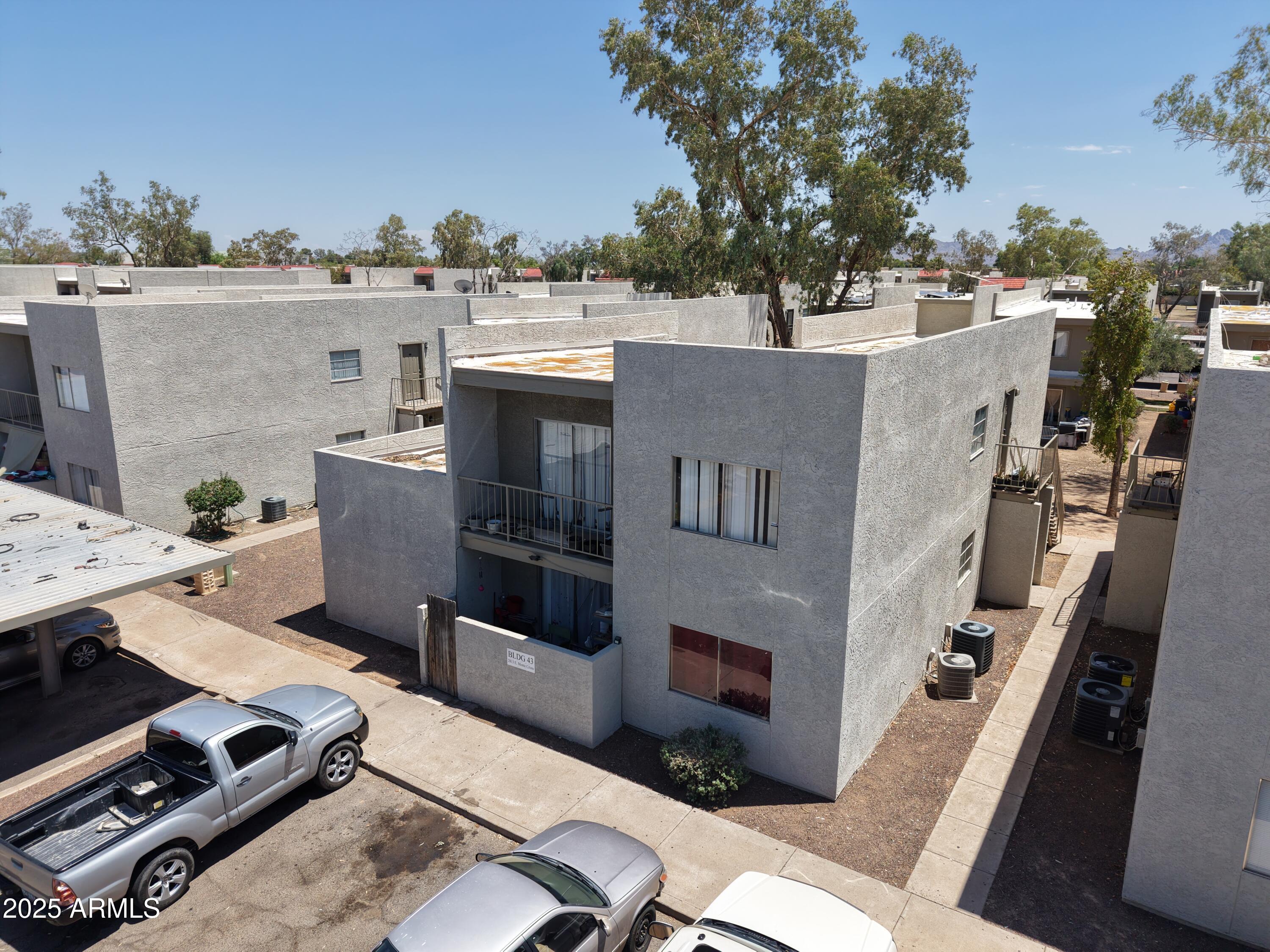 2813 E MONTE CRISTO Avenue