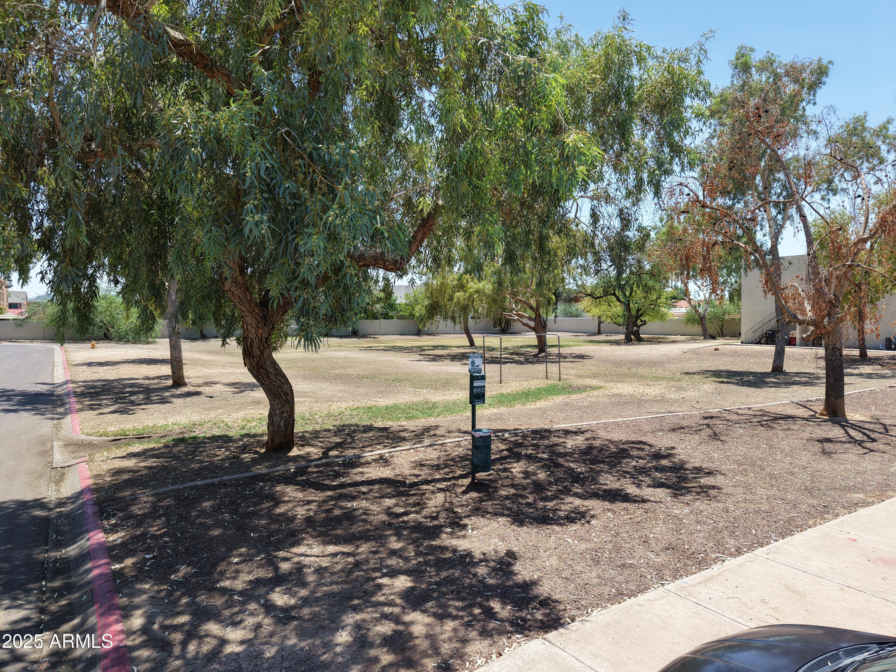 2822 E KATHLEEN Road