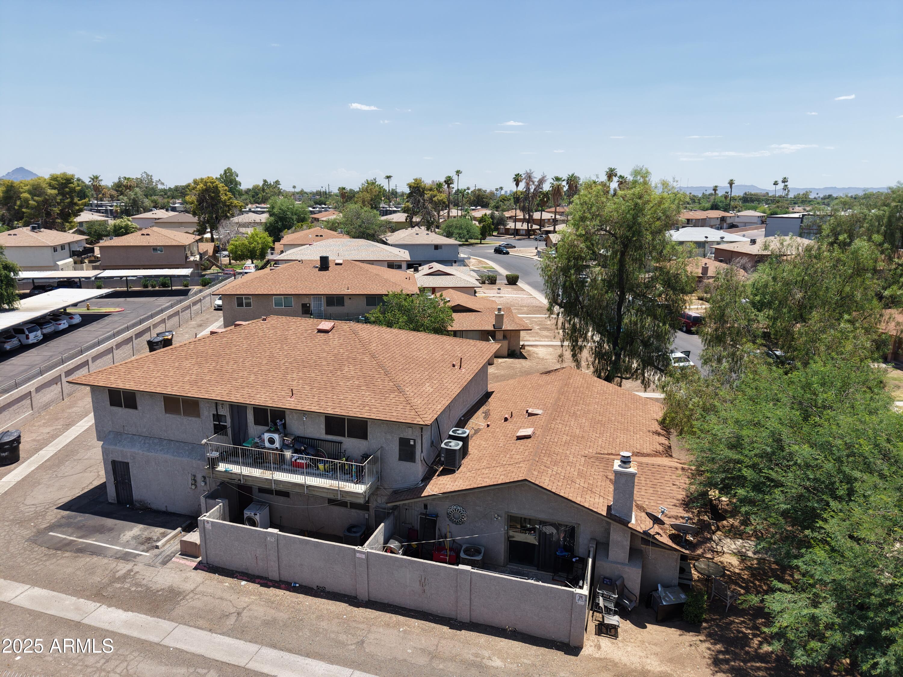 3364 W HARMONT Drive