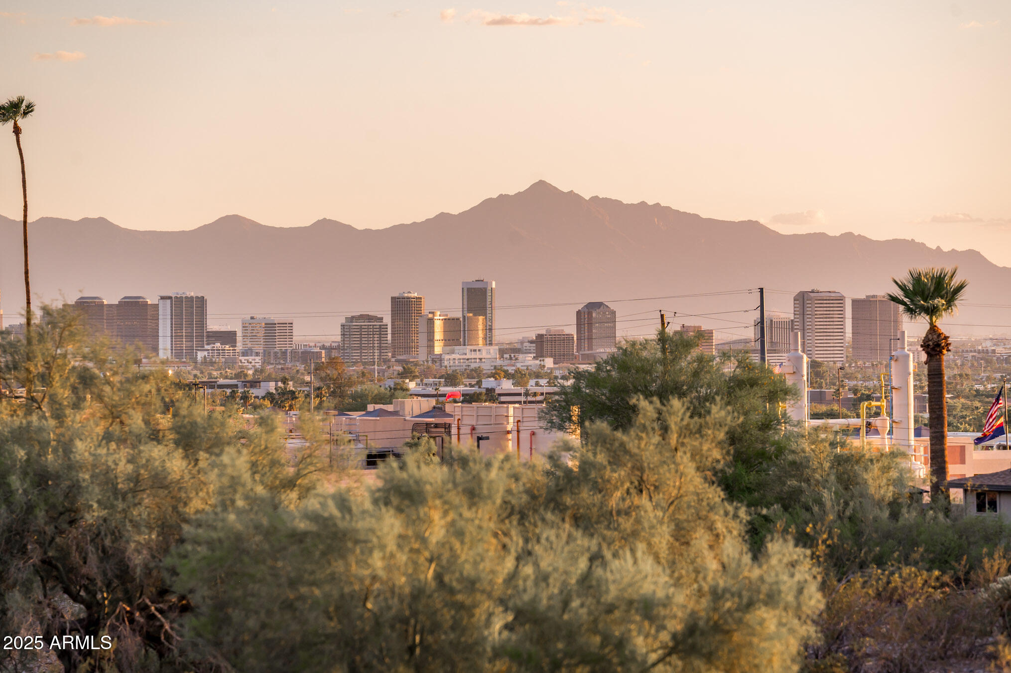 2431 E OCOTILLO Road, Phoenix