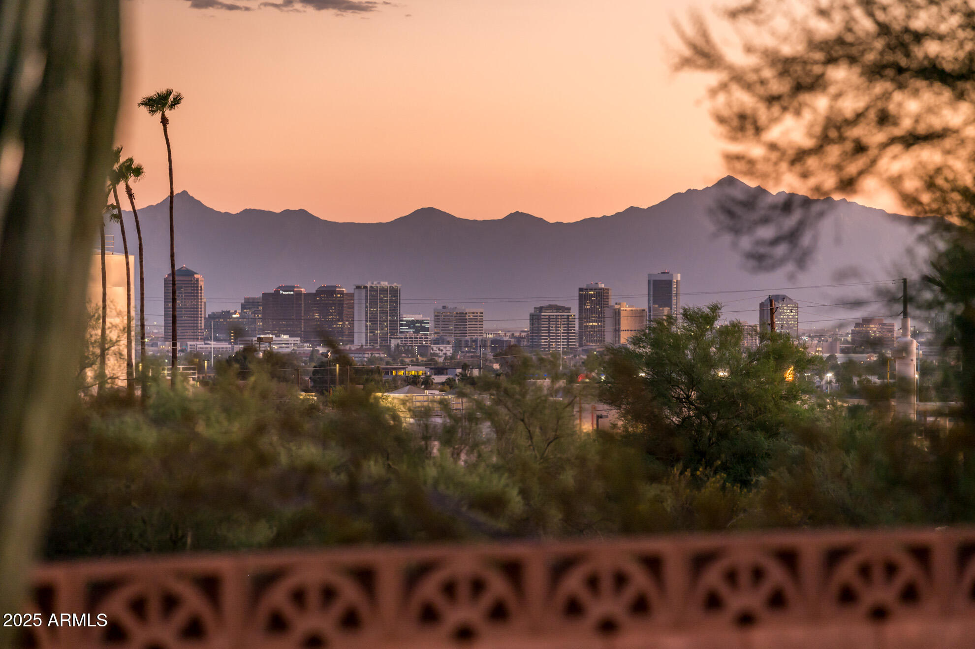 2431 E OCOTILLO Road, Phoenix