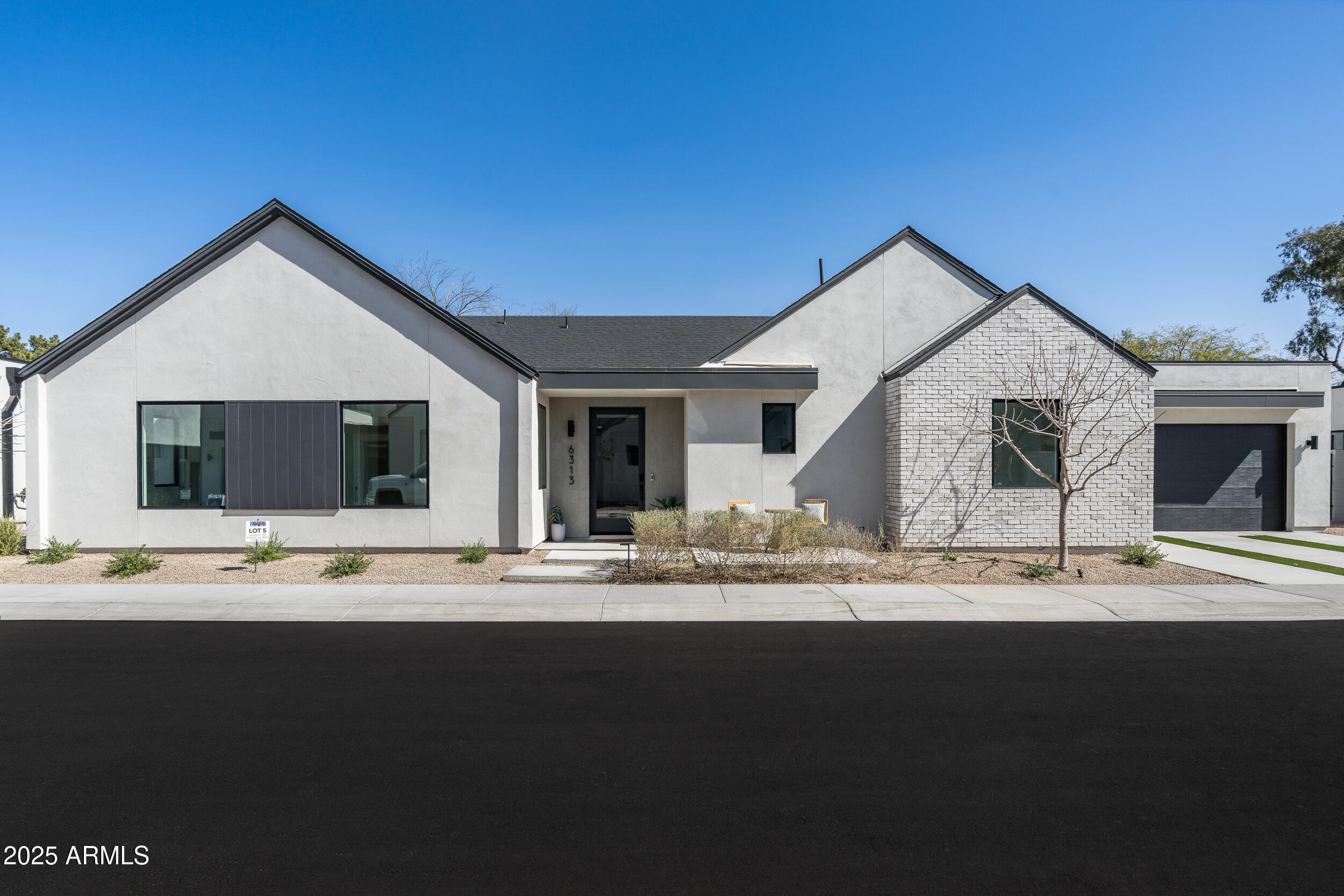 6313 N 10TH Drive