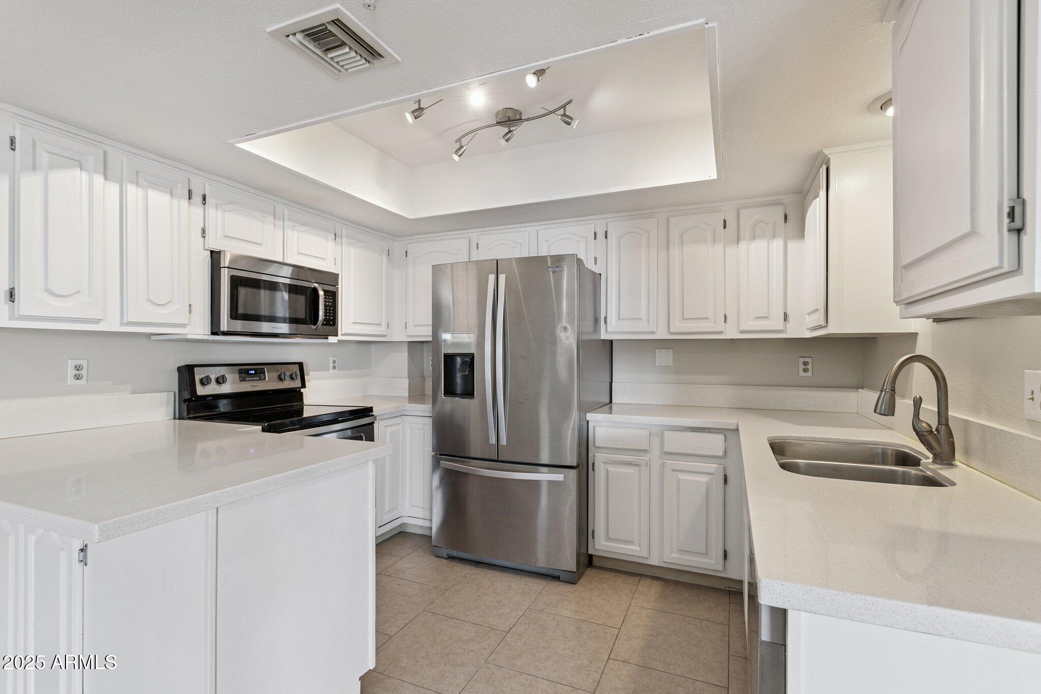 4200 N MILLER Road, 220