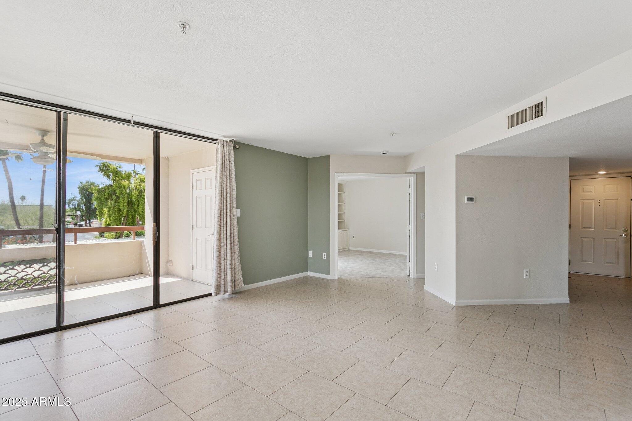 4200 N MILLER Road, 220