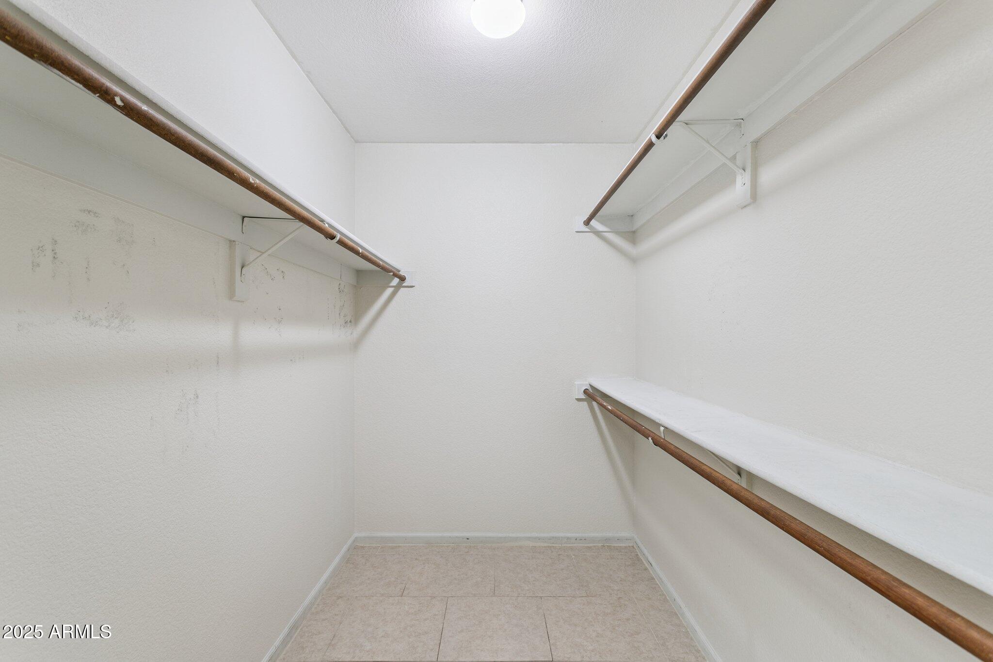 4200 N MILLER Road, 220