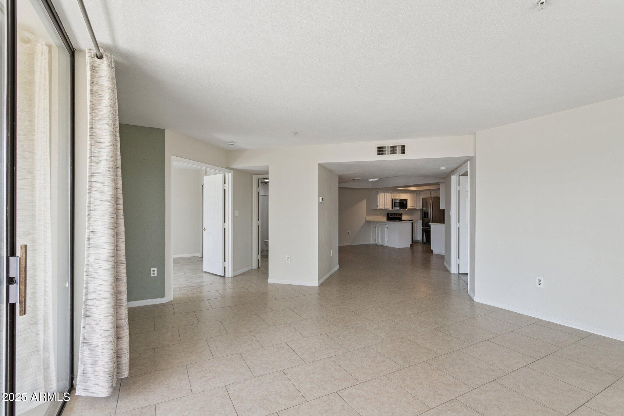 4200 N MILLER Road, 220