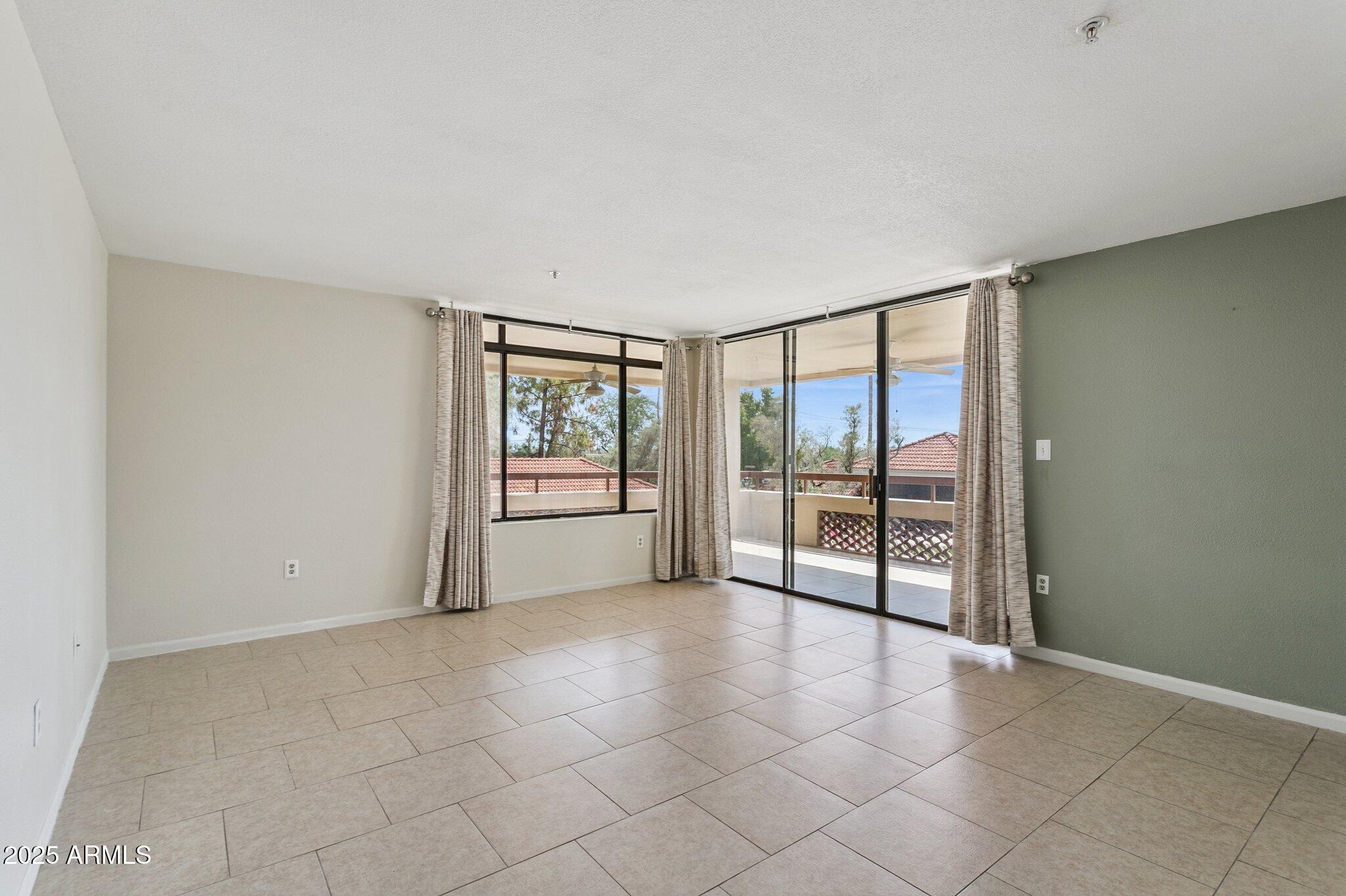 4200 N MILLER Road, 220