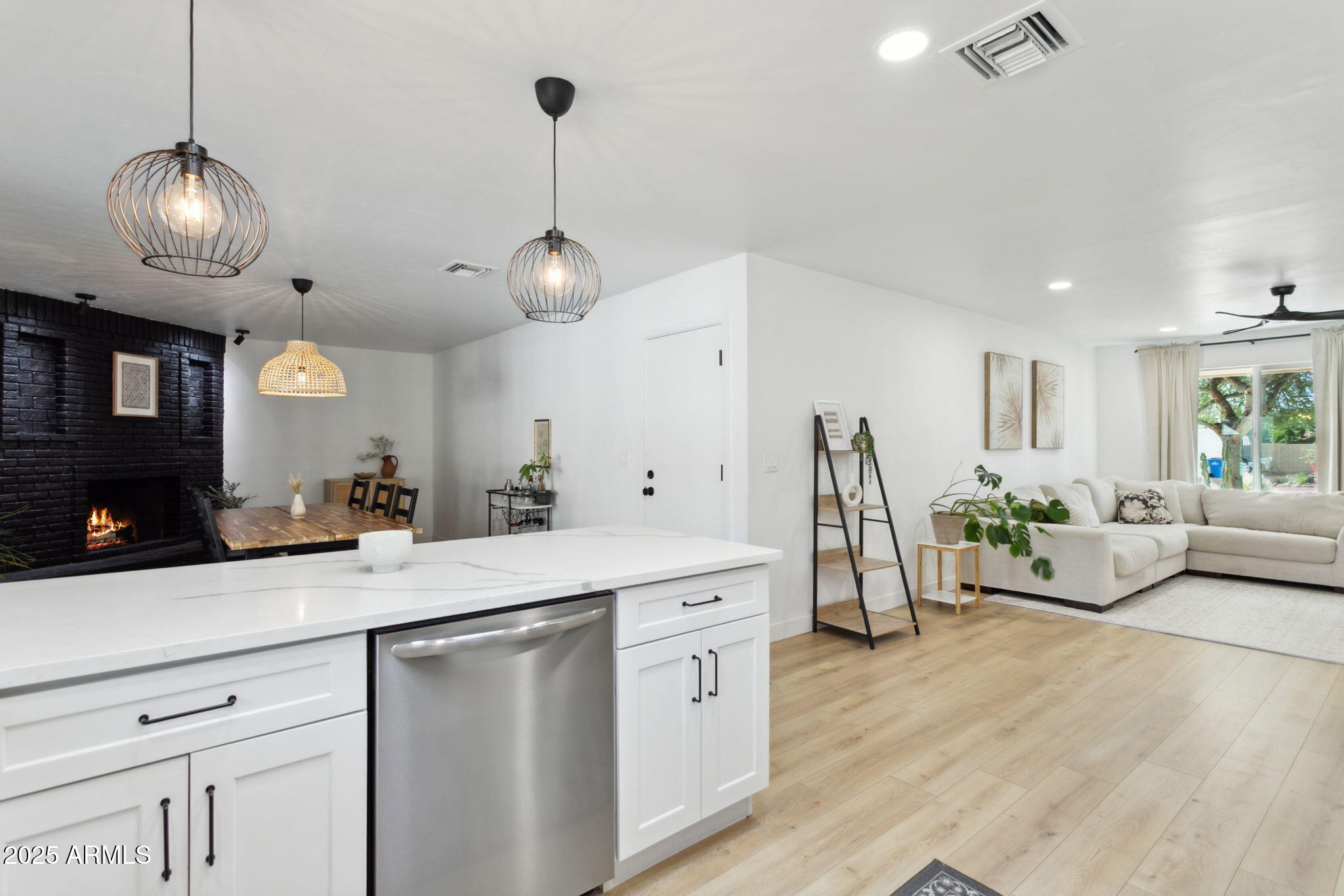 4324 E SUNRISE Drive