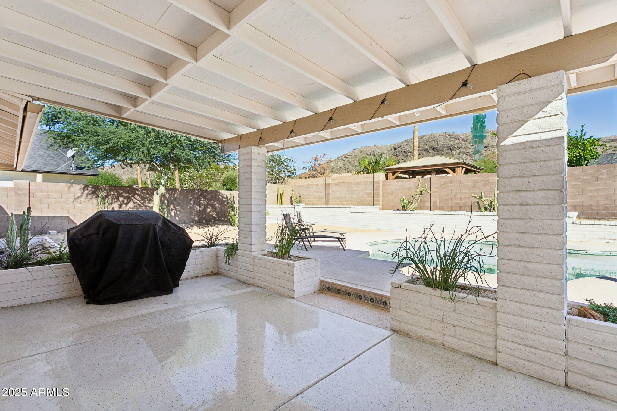 4324 E SUNRISE Drive