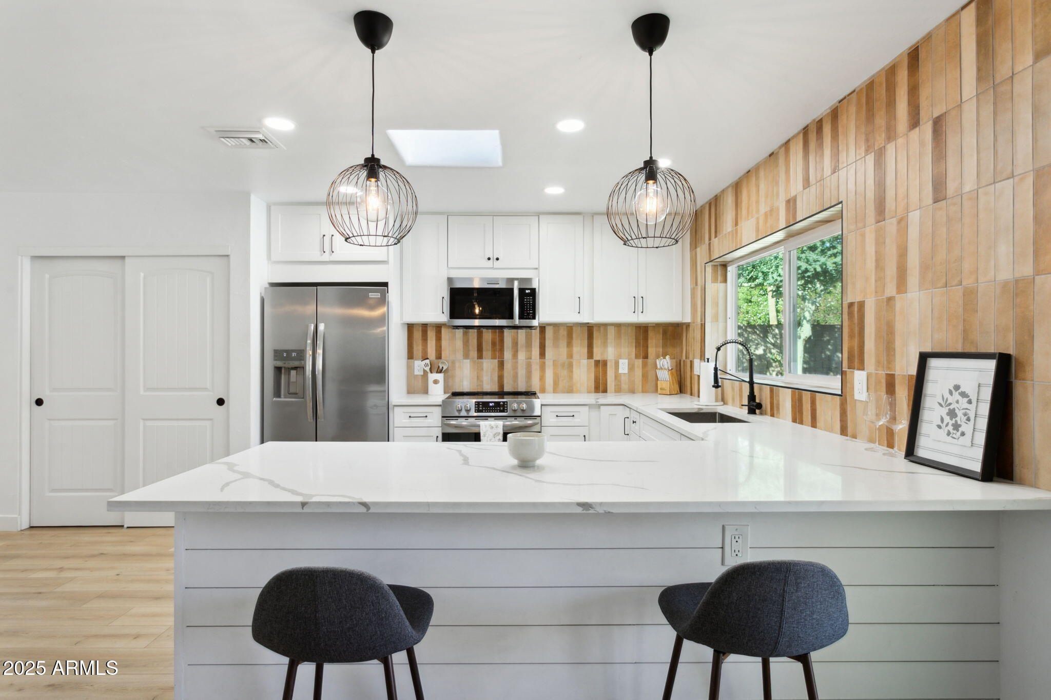 4324 E SUNRISE Drive