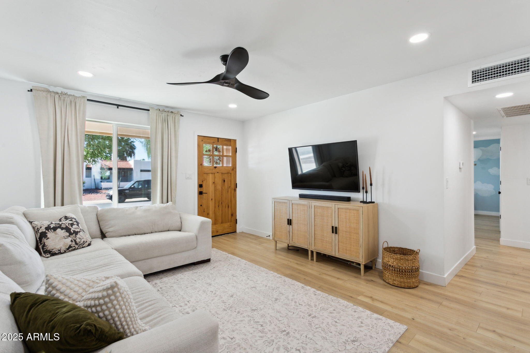 4324 E SUNRISE Drive