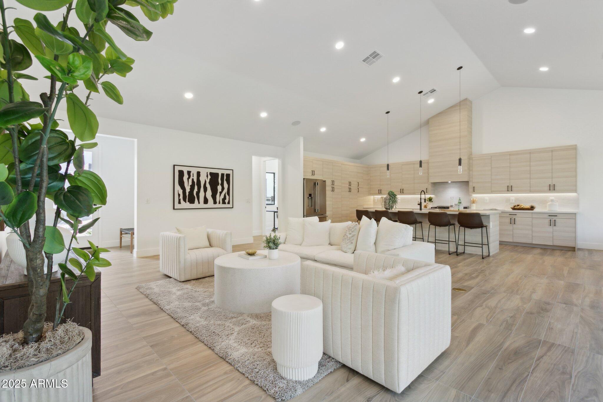 6329 N 10TH Drive, Phoenix