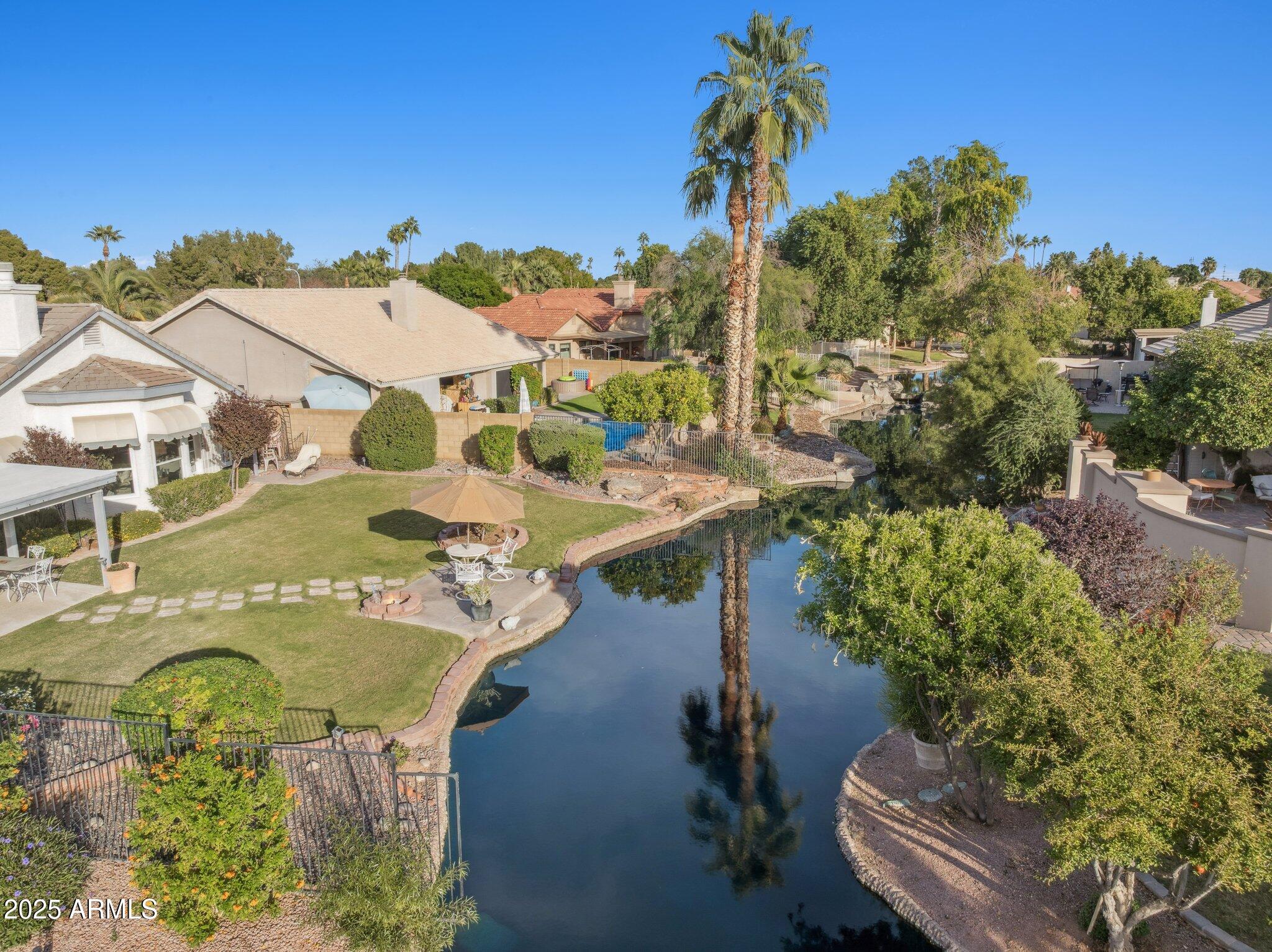 1467 E BOSTON Street