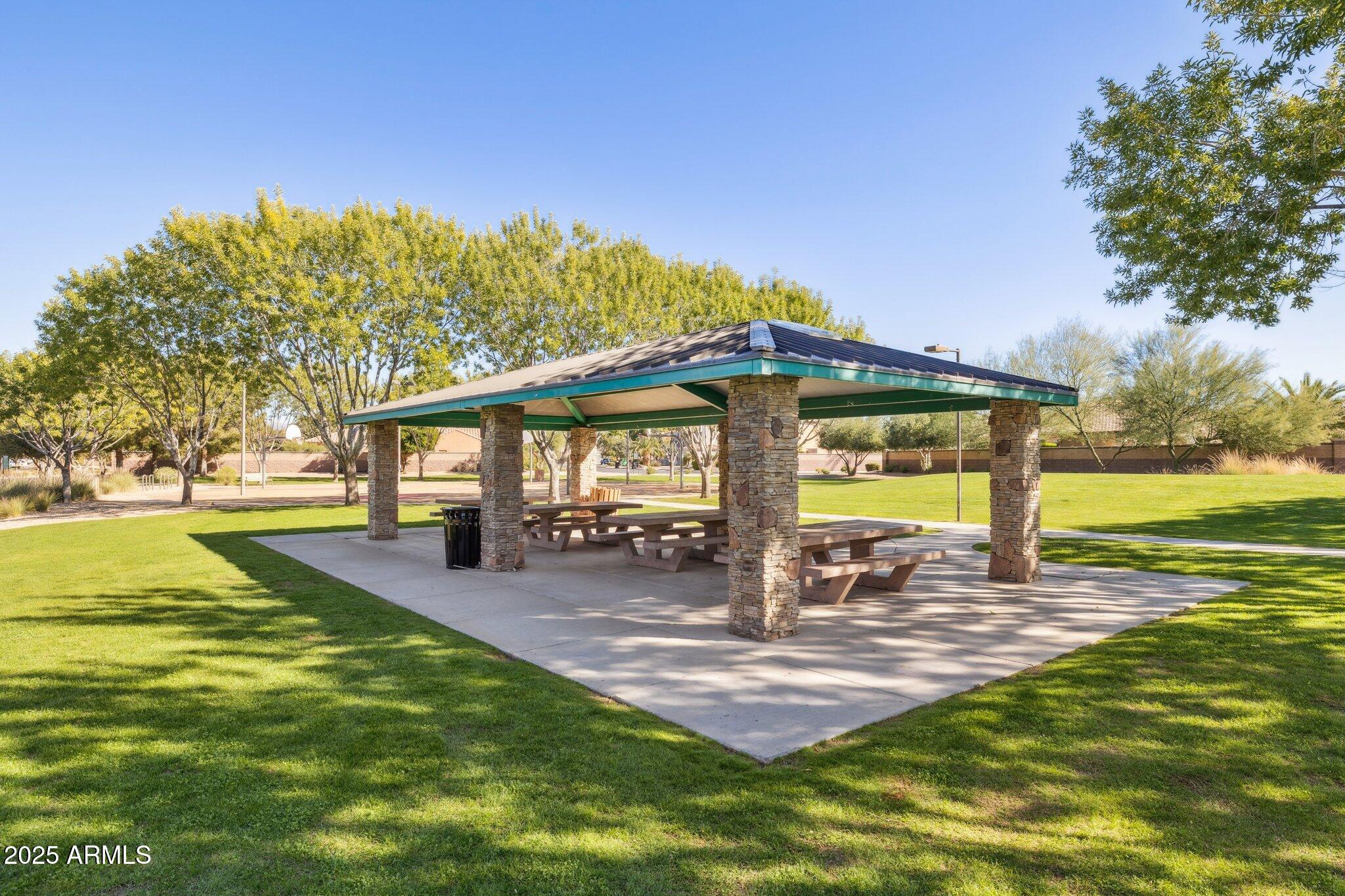 10903 E QUADE Avenue