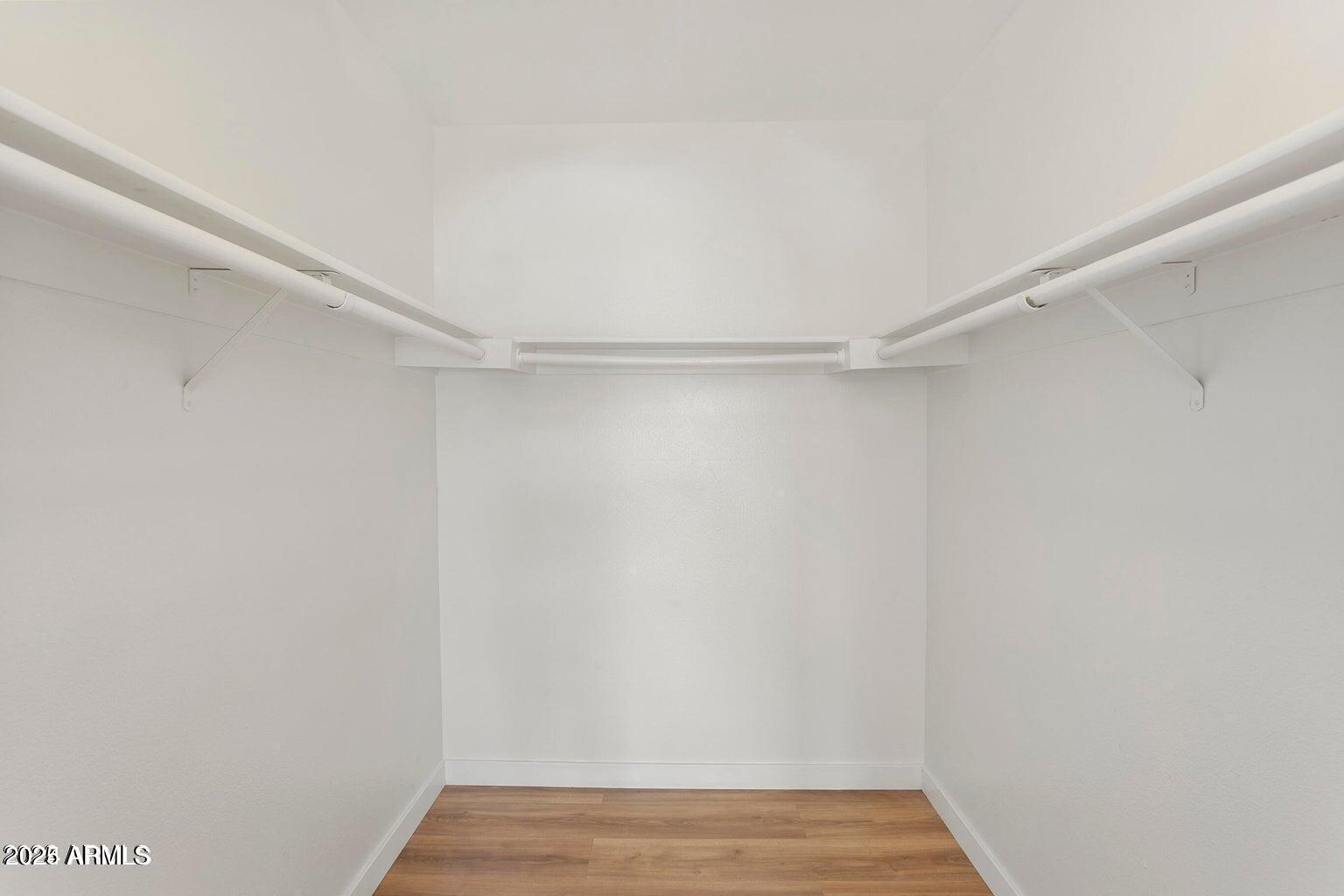 1425 E DESERT COVE Avenue 33