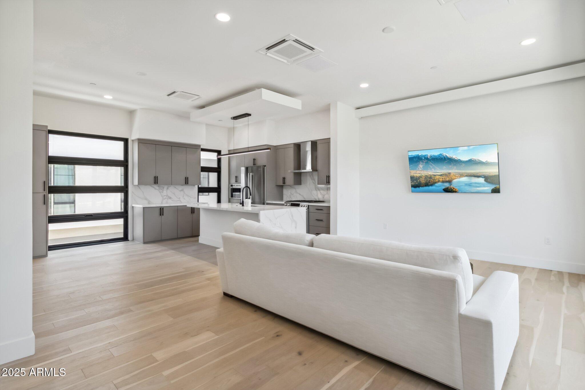 1501 N MILLER Road 1016