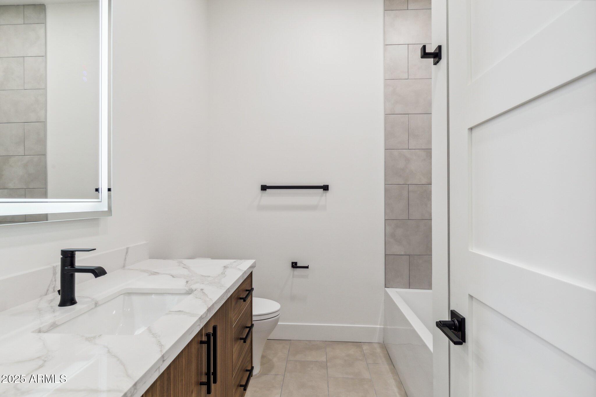 1501 N MILLER Road 1016