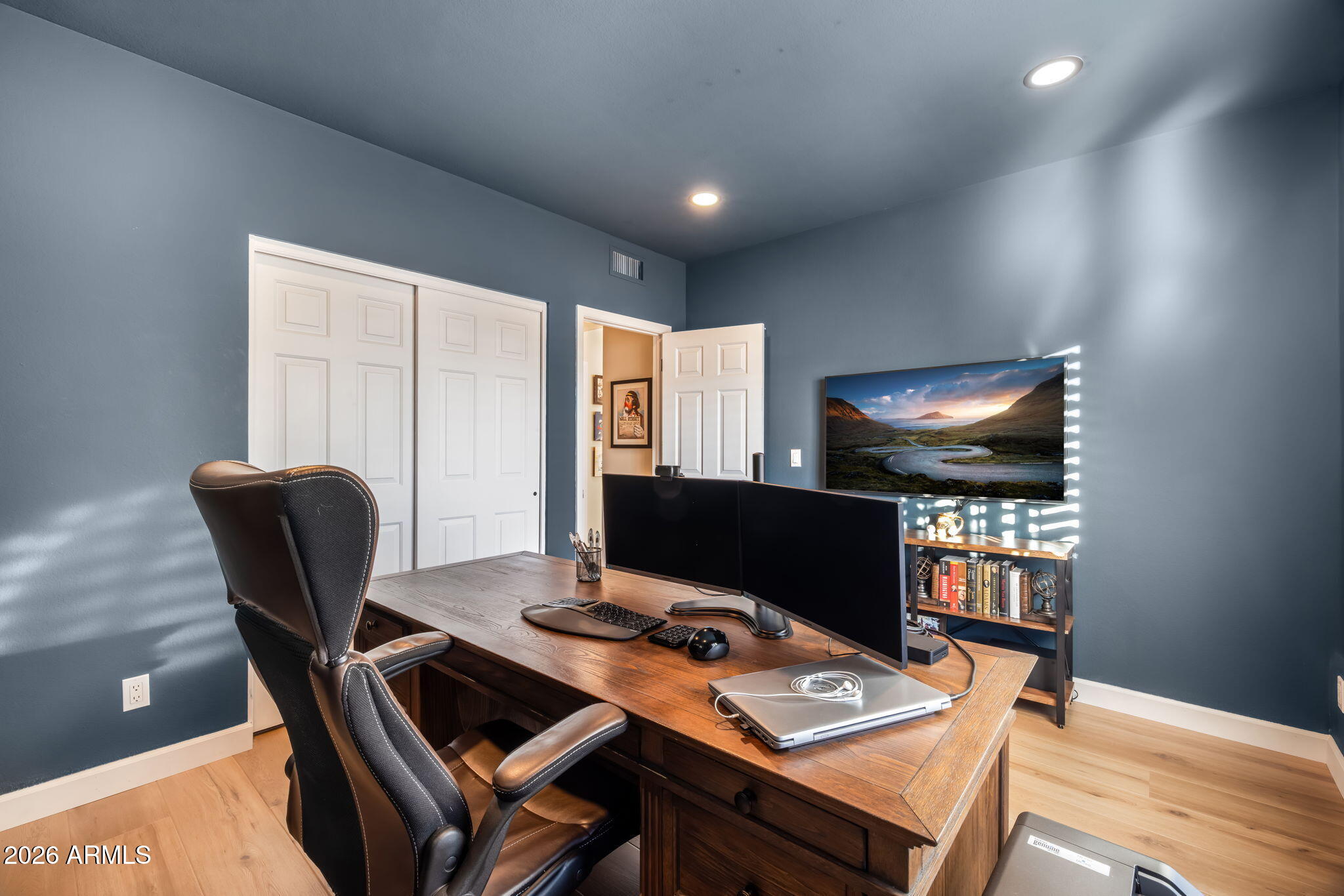 5253 E PARADISE Lane