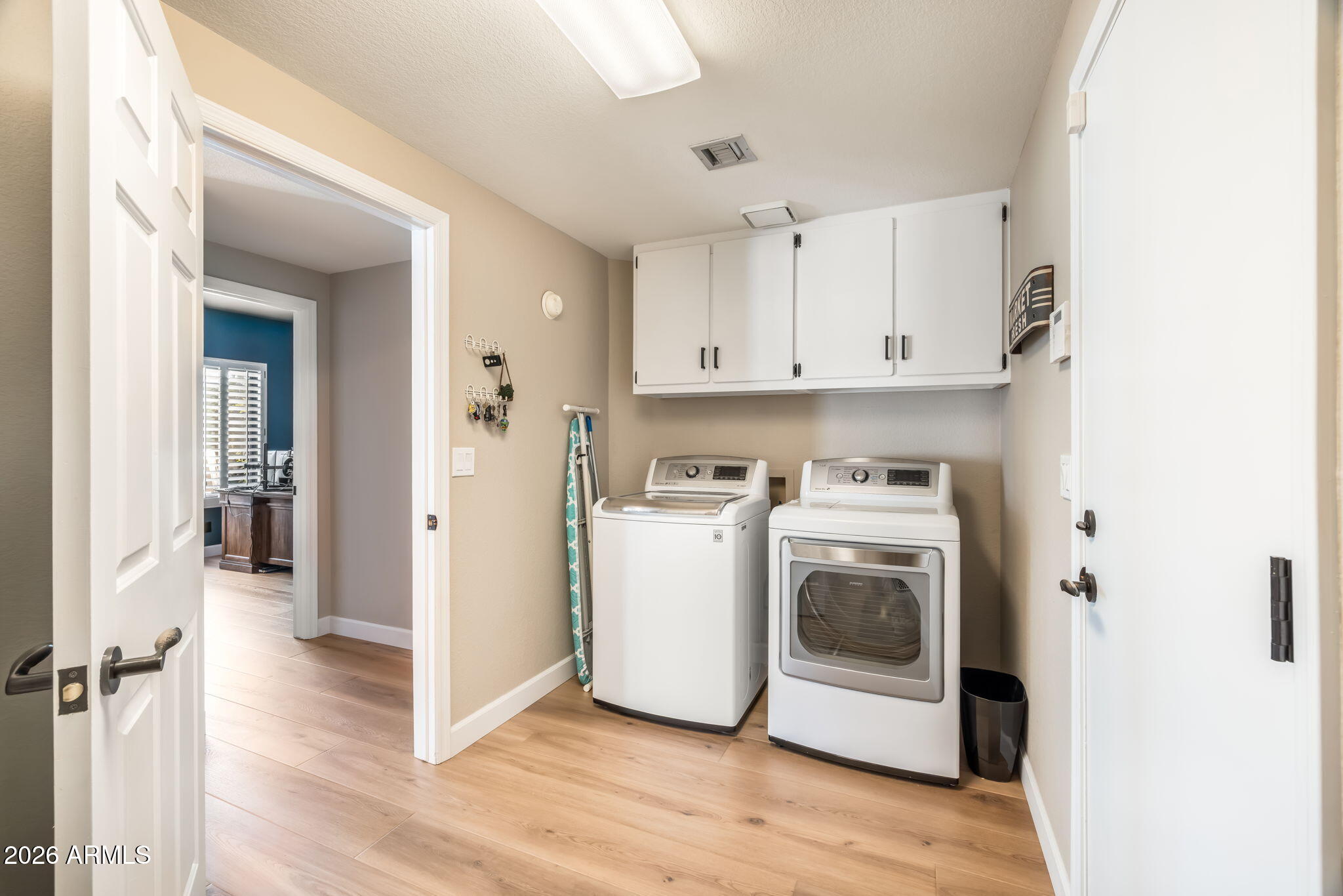 5253 E PARADISE Lane