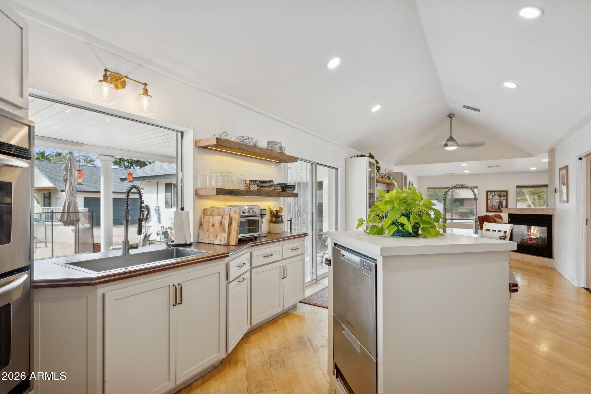 6001 E THUNDERBIRD Road