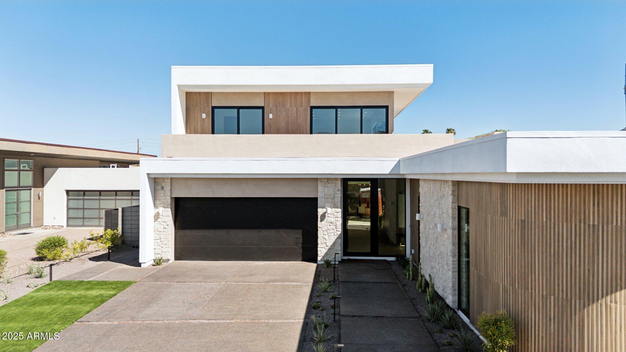 1830 E PALMAIRE Avenue