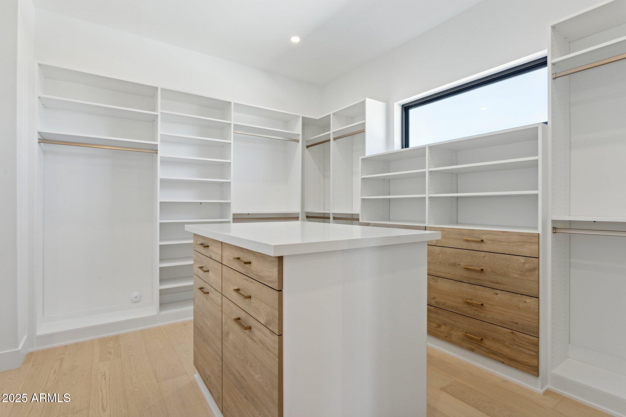 1830 E PALMAIRE Avenue