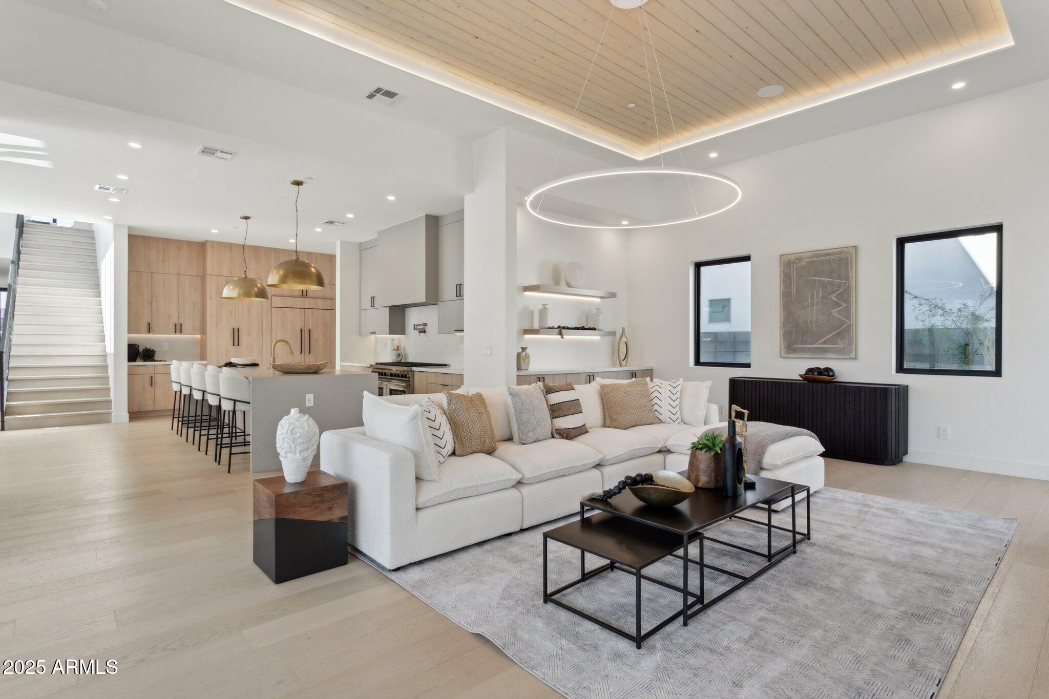 1830 E PALMAIRE Avenue