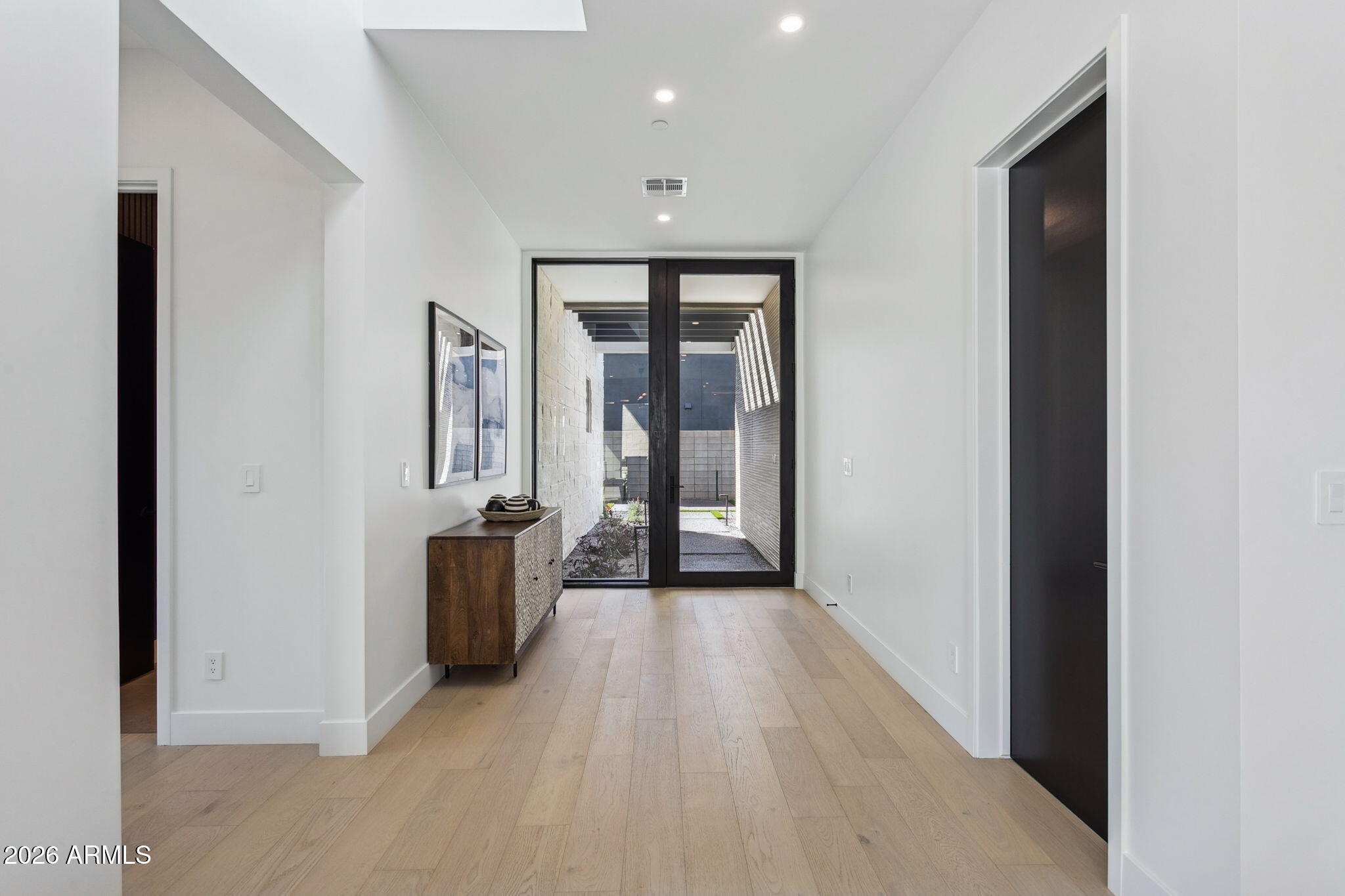 1832 E PALMAIRE Avenue