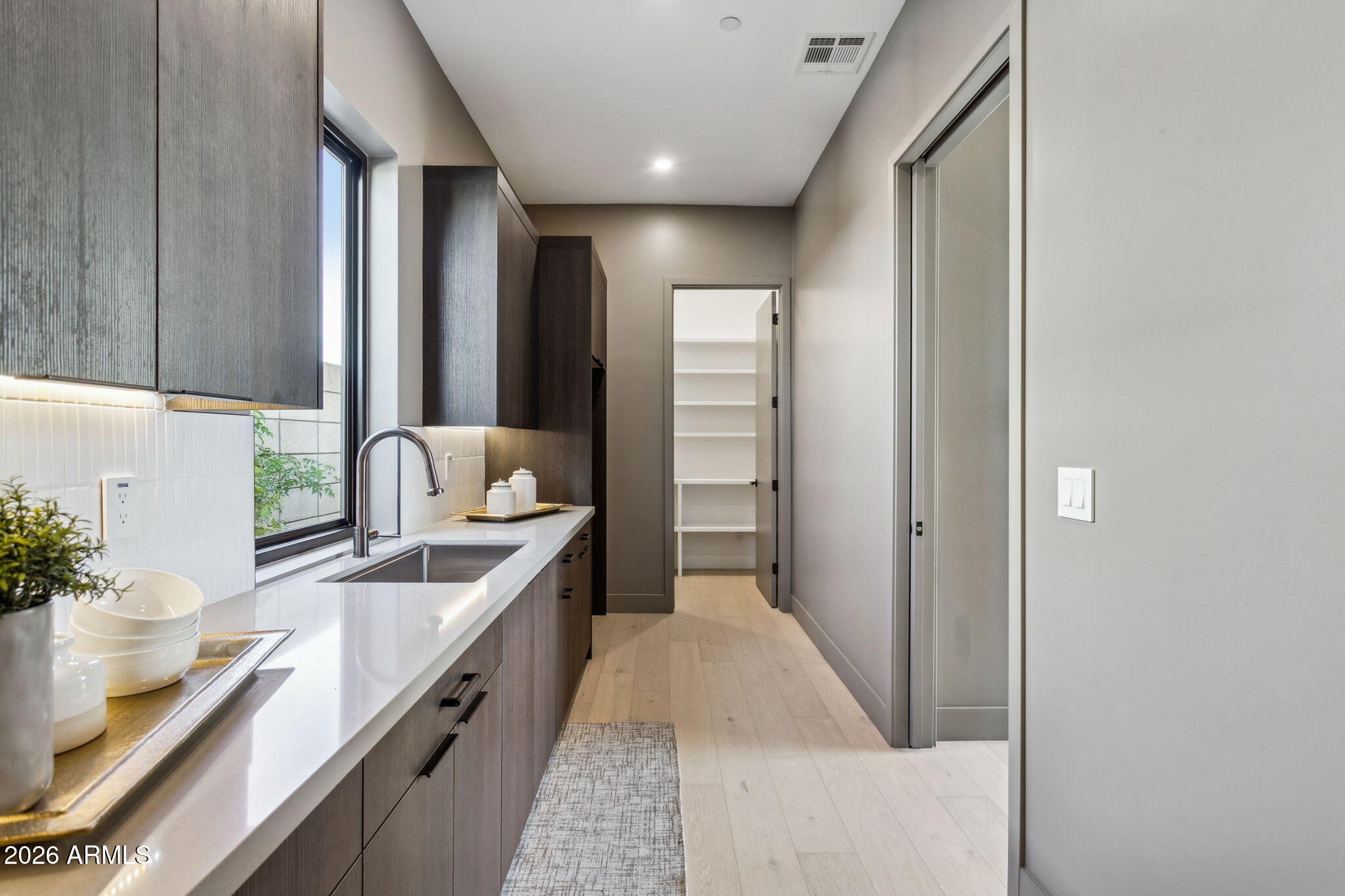 1832 E PALMAIRE Avenue