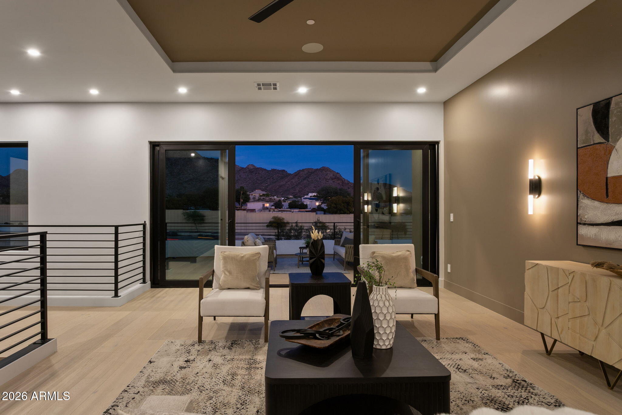 1832 E PALMAIRE Avenue