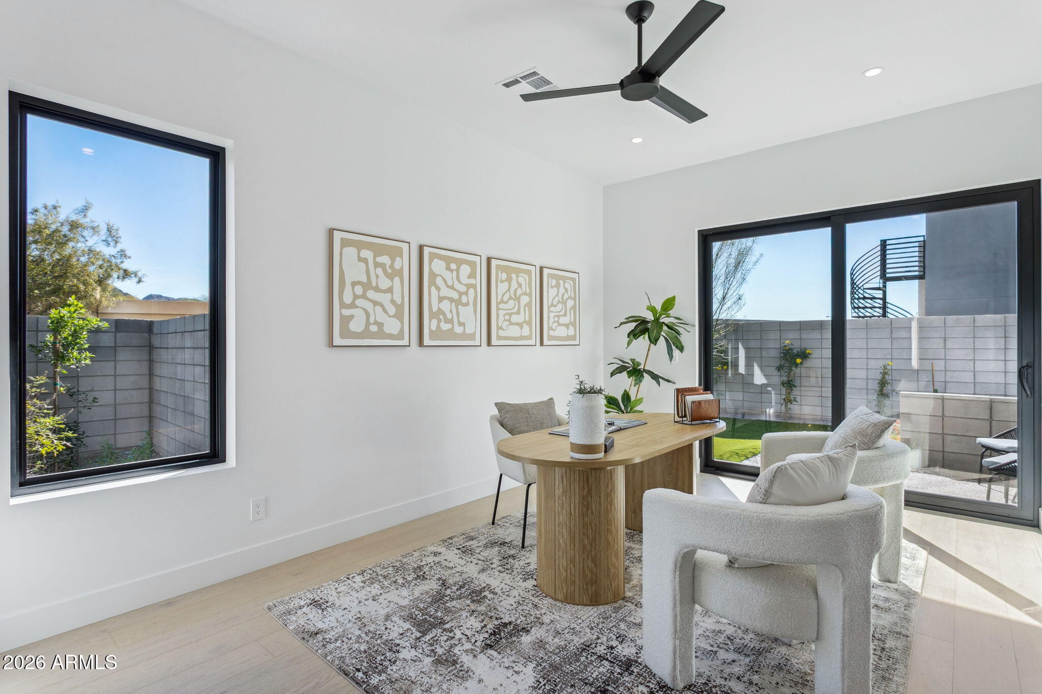 1832 E PALMAIRE Avenue