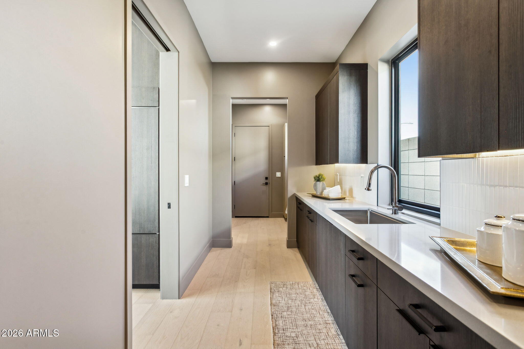 1832 E PALMAIRE Avenue