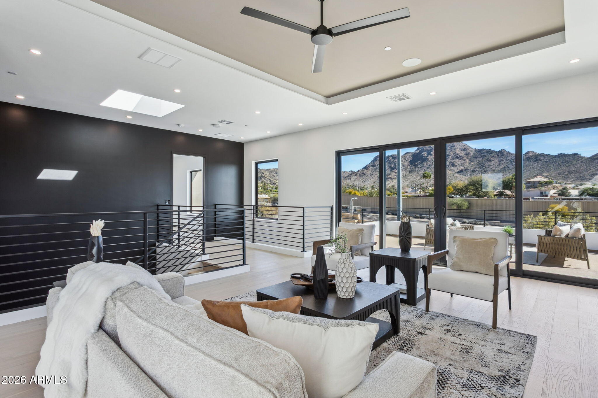 1832 E PALMAIRE Avenue