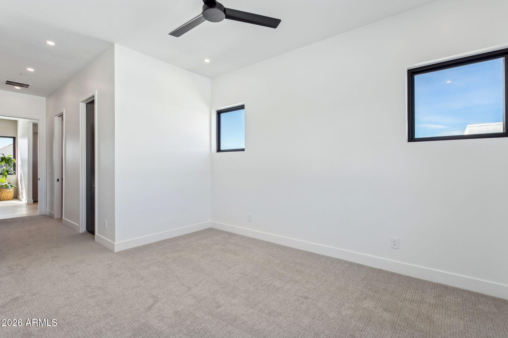 1832 E PALMAIRE Avenue