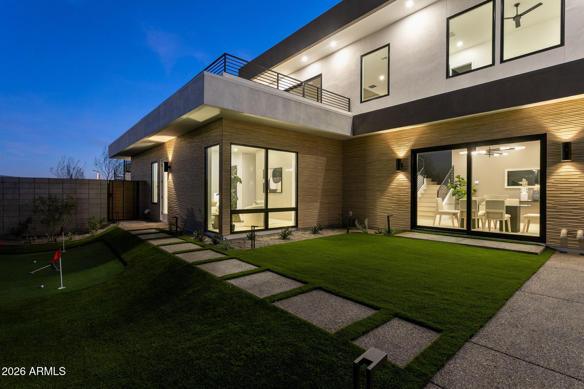 1832 E PALMAIRE Avenue