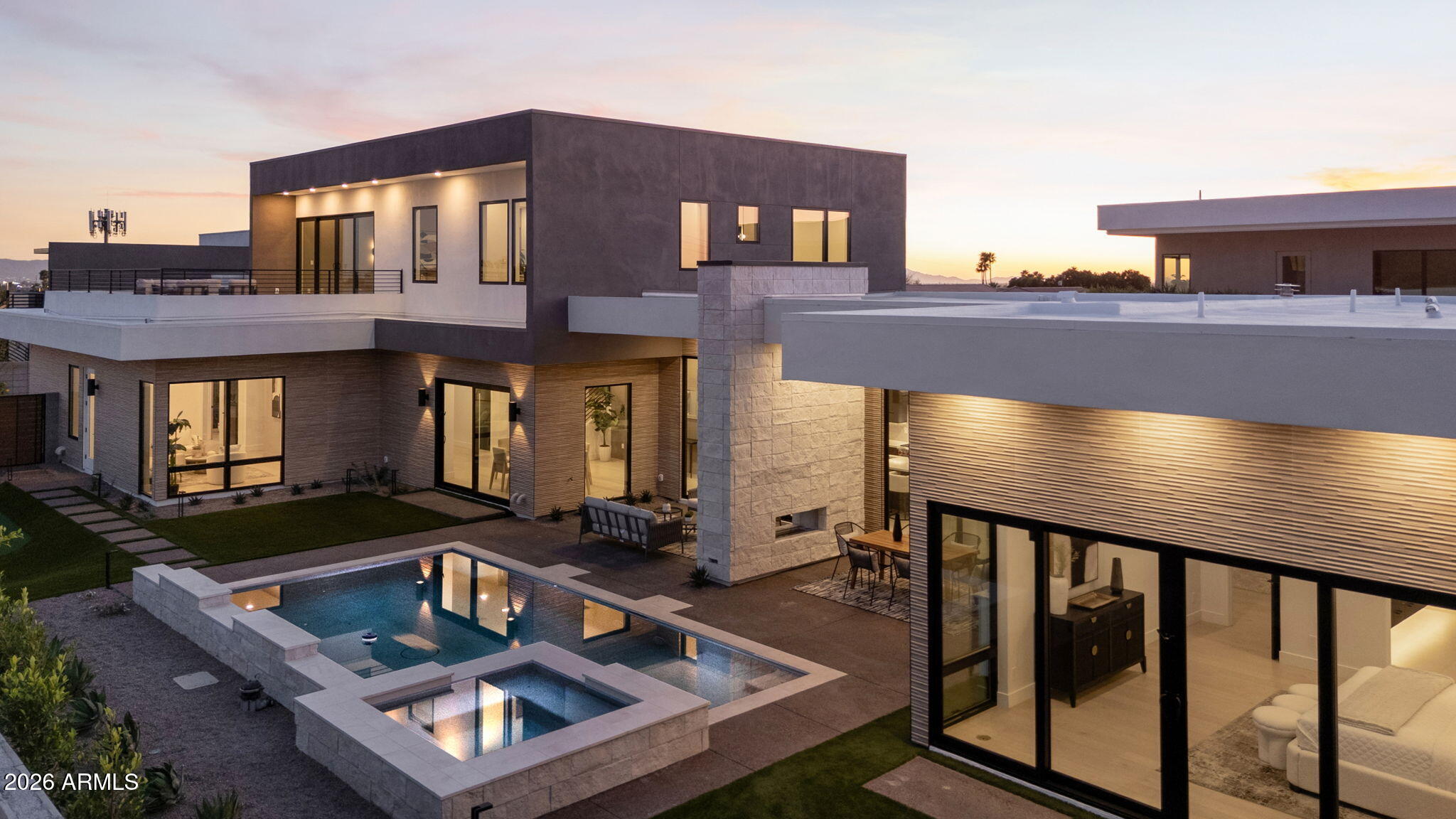 1832 E PALMAIRE Avenue